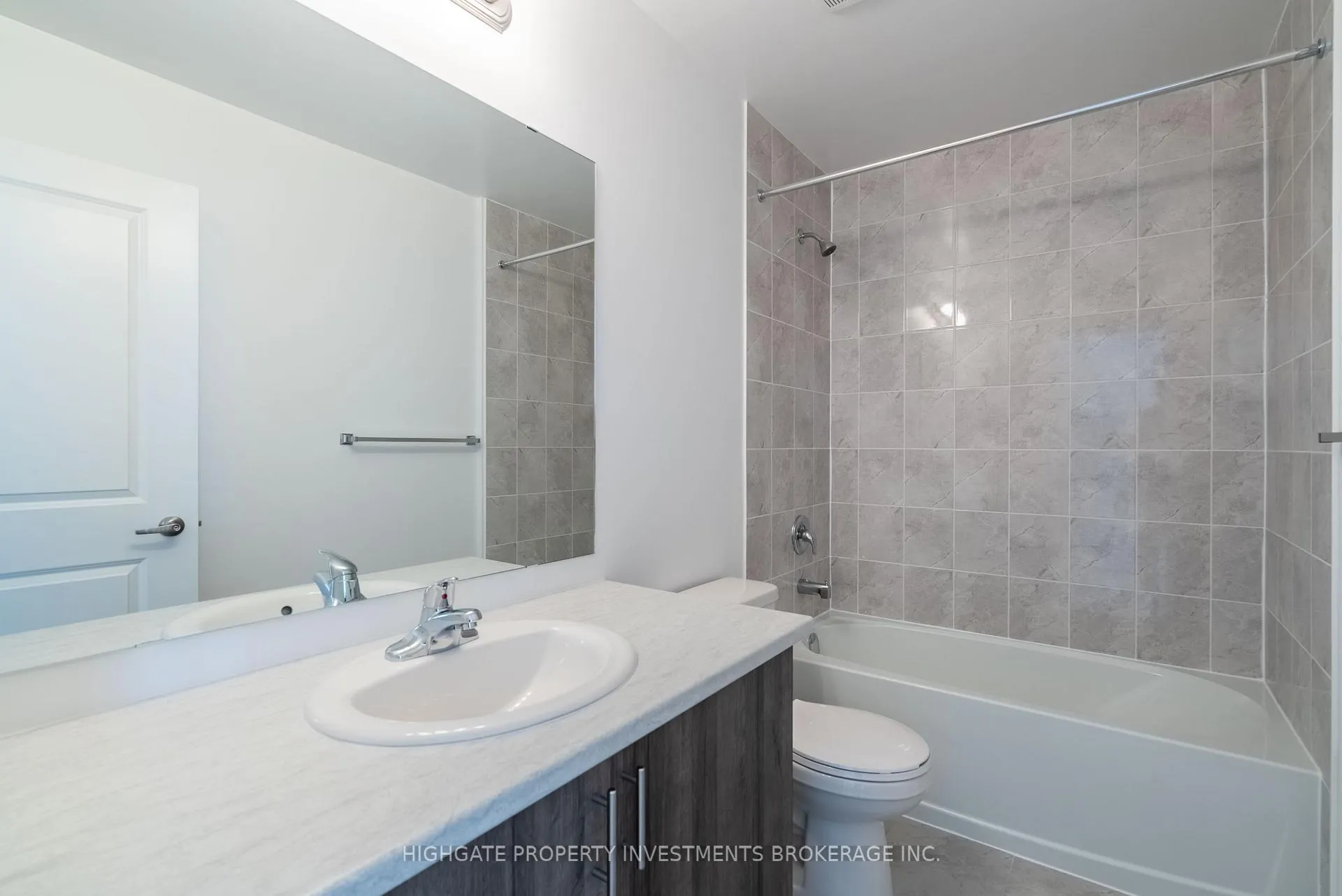 Photo 12 of 20 Westwood Avenue, Barrie, Painswick South — HOMEH
