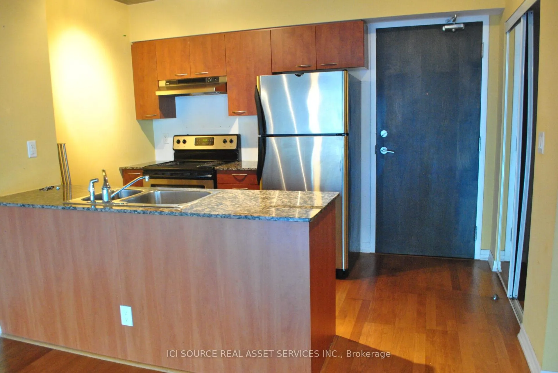 Photo 5 of Unit 902, 22 Wellesley Street E, Toronto, Church-Yonge Corridor — HOMEH