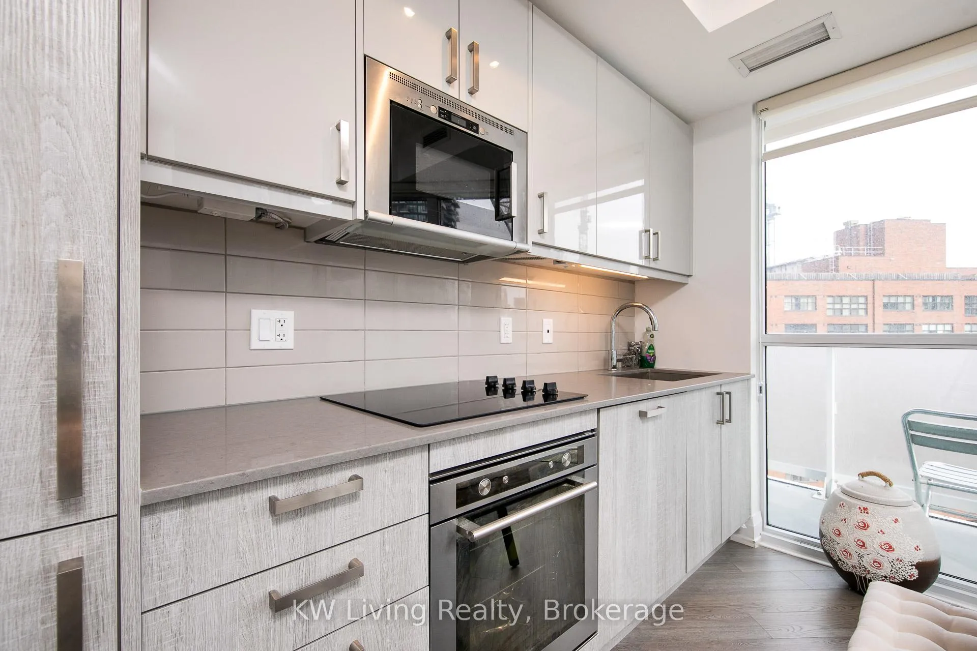 Photo 4 of Unit 804, 77 Mutual Street, Toronto, Church-Yonge Corridor — HOMEH
