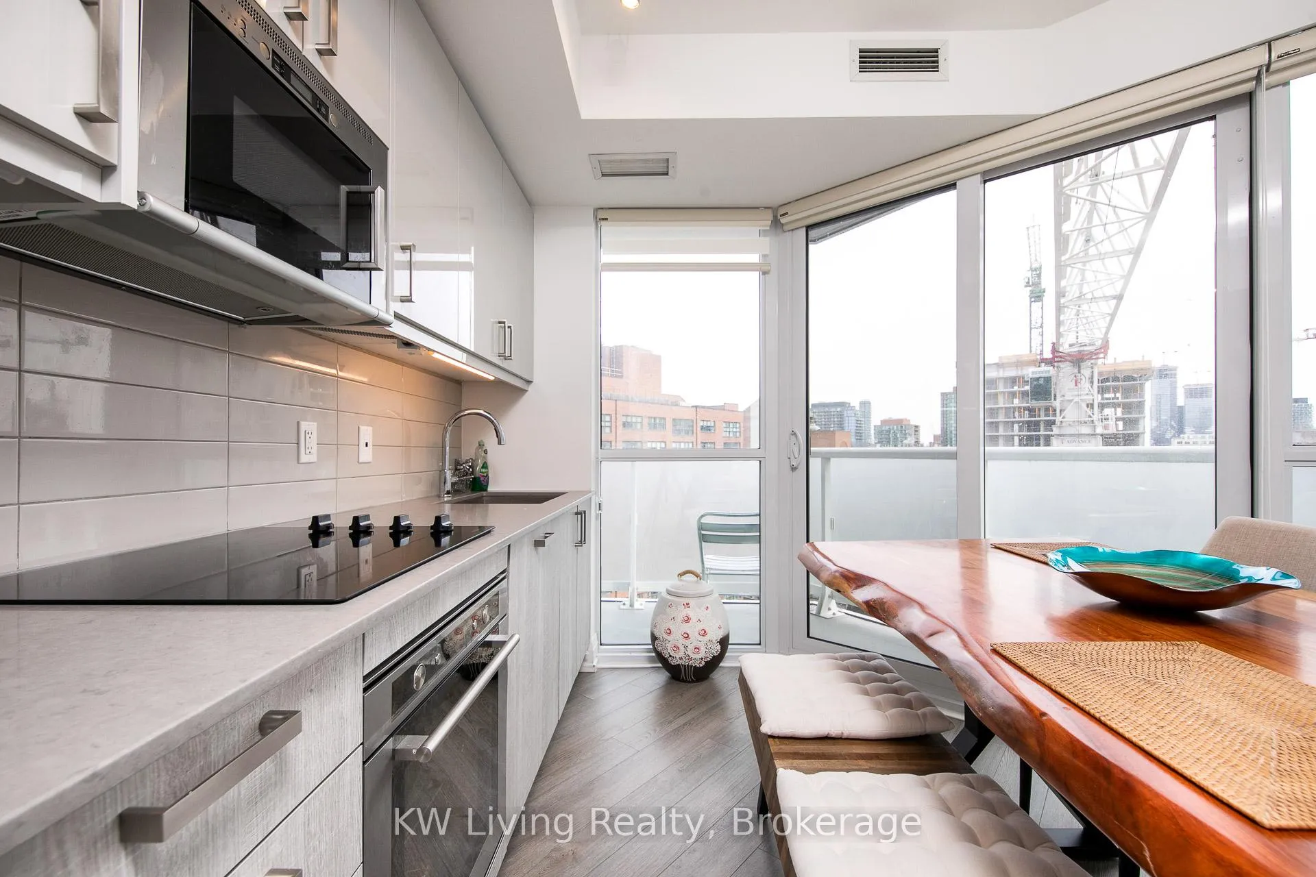 Photo 5 of Unit 804, 77 Mutual Street, Toronto, Church-Yonge Corridor — HOMEH