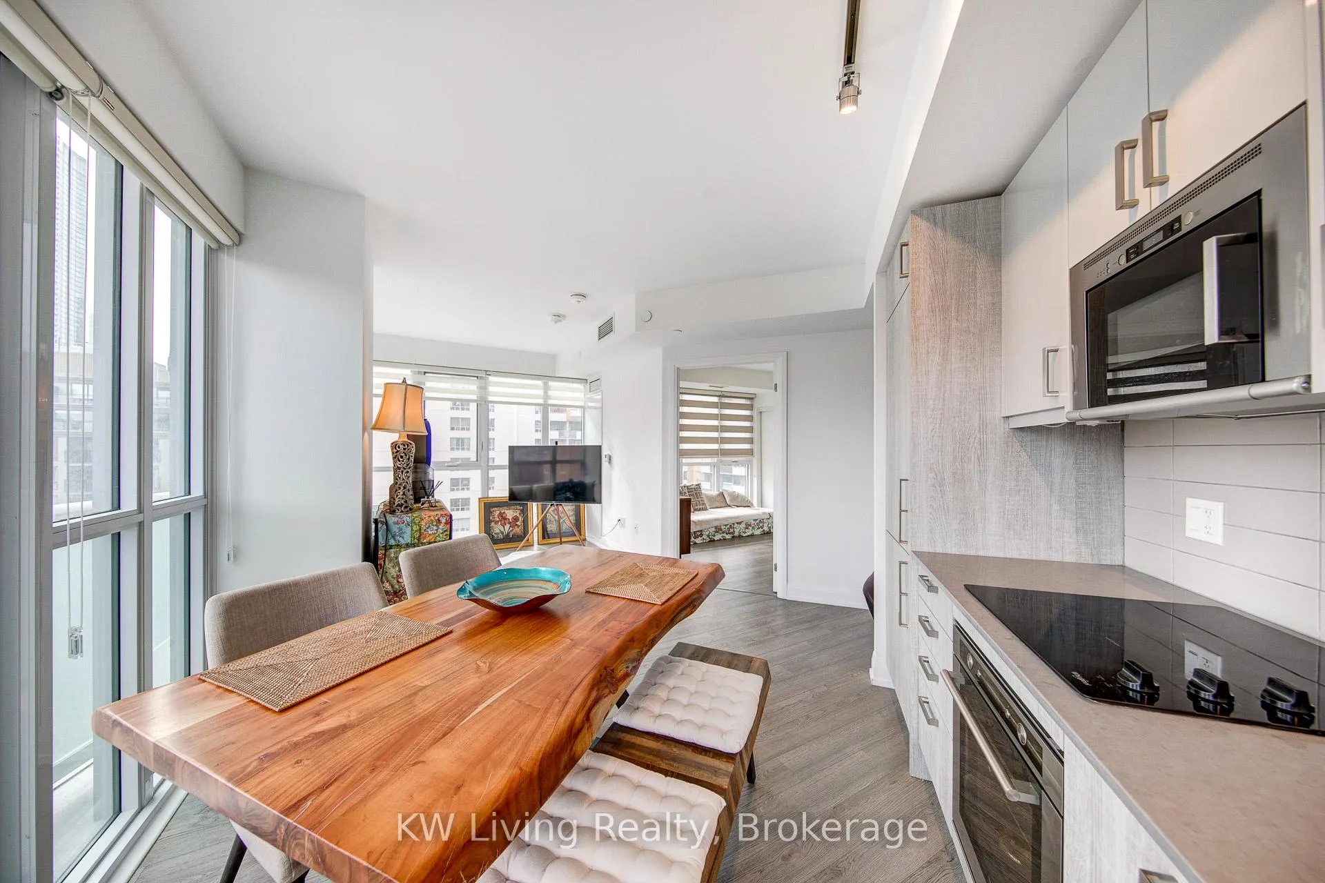 Photo 6 of Unit 804, 77 Mutual Street, Toronto, Church-Yonge Corridor — HOMEH