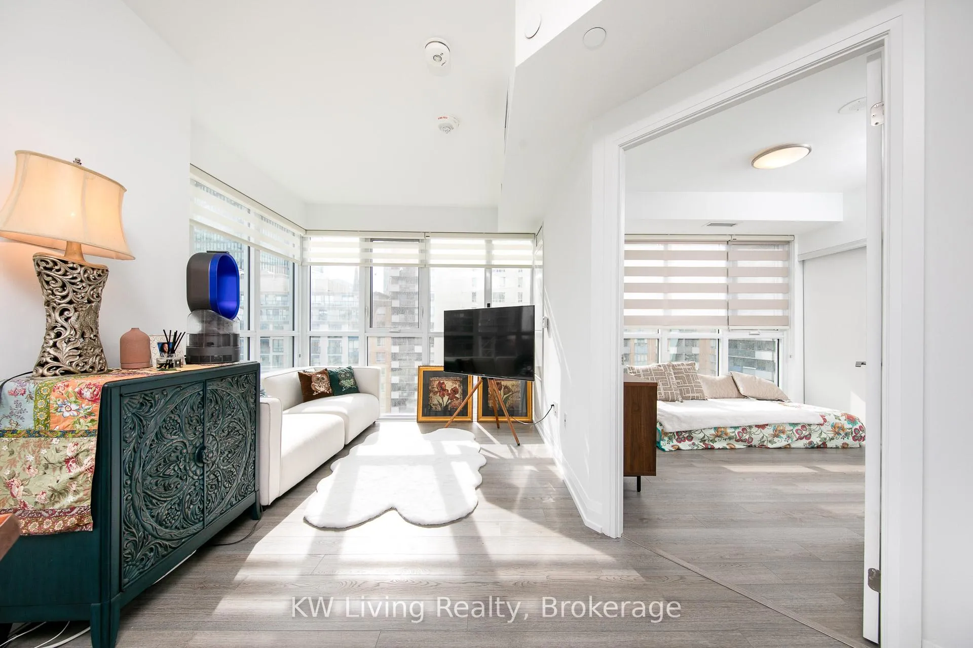 Photo 11 of Unit 804, 77 Mutual Street, Toronto, Church-Yonge Corridor — HOMEH