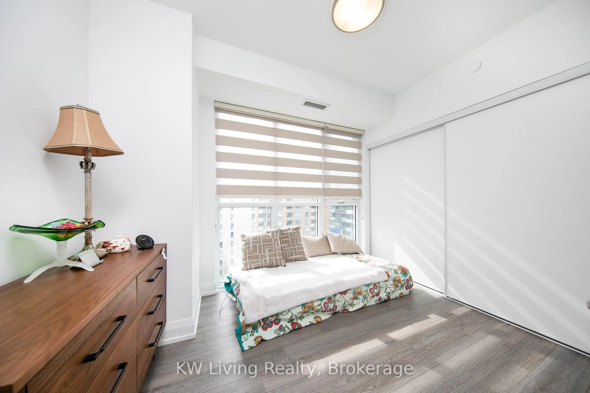 Photo 13 of Unit 804, 77 Mutual Street, Toronto, Church-Yonge Corridor — HOMEH