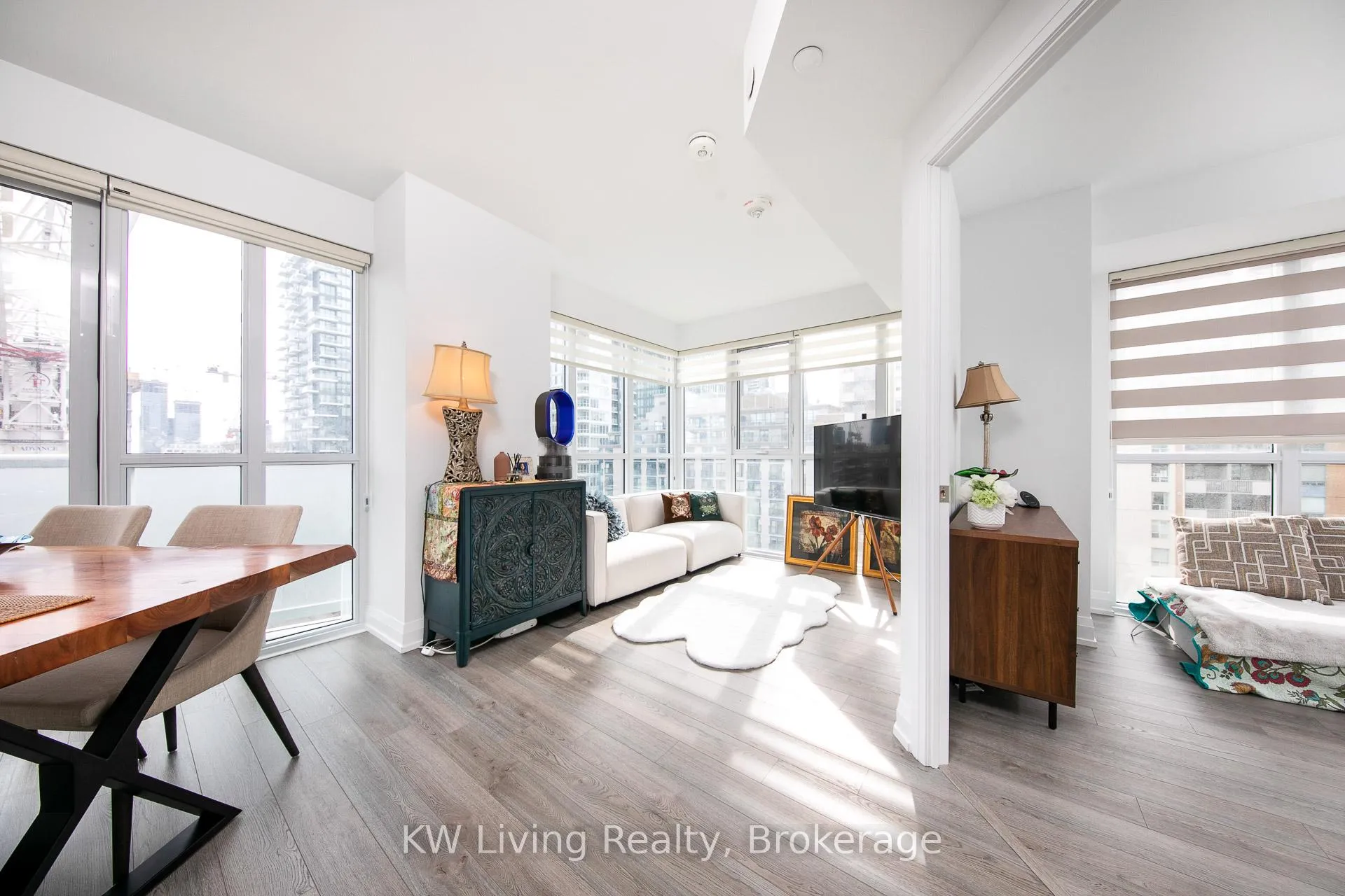 Photo 14 of Unit 804, 77 Mutual Street, Toronto, Church-Yonge Corridor — HOMEH