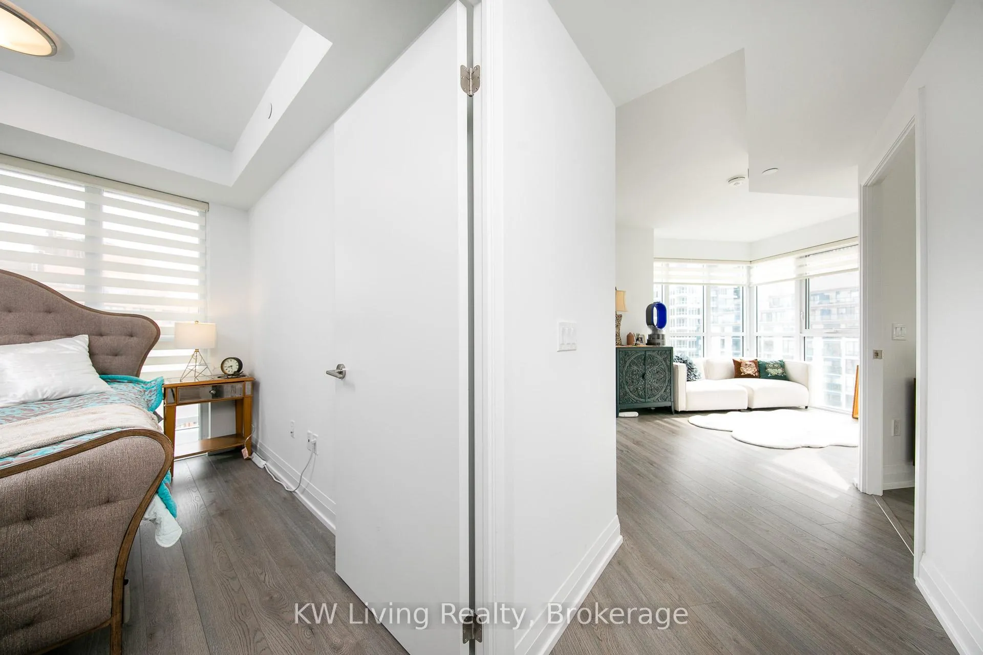 Photo 16 of Unit 804, 77 Mutual Street, Toronto, Church-Yonge Corridor — HOMEH