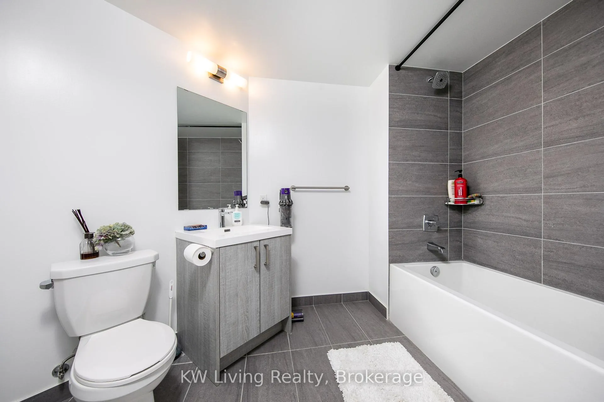 Photo 17 of Unit 804, 77 Mutual Street, Toronto, Church-Yonge Corridor — HOMEH