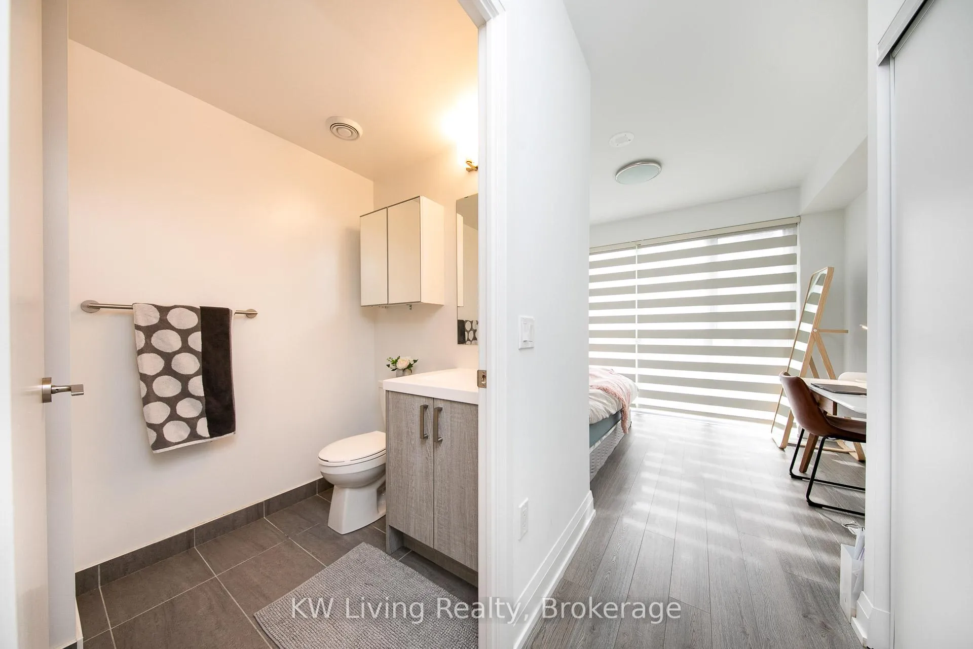 Photo 18 of Unit 804, 77 Mutual Street, Toronto, Church-Yonge Corridor — HOMEH