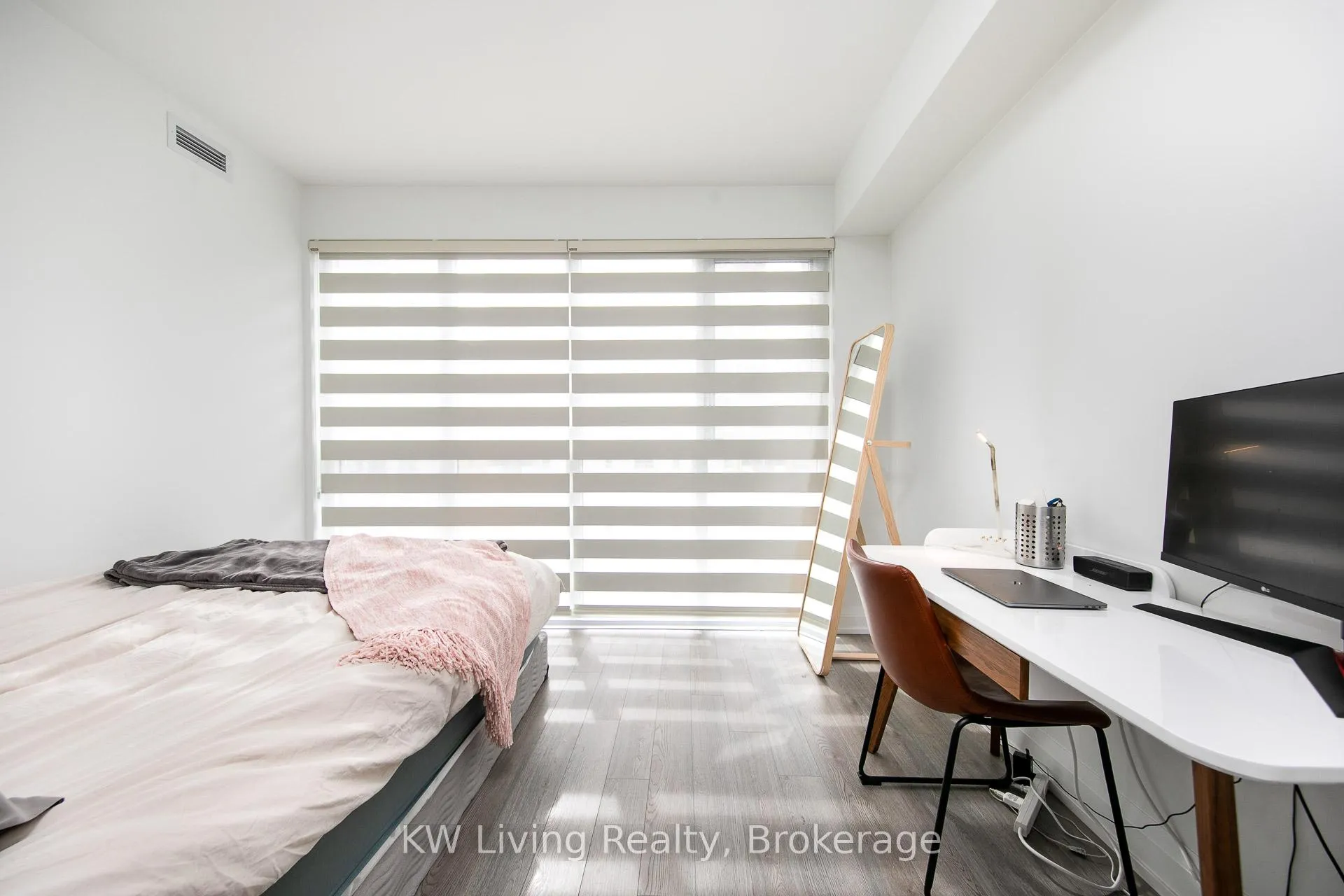Photo 19 of Unit 804, 77 Mutual Street, Toronto, Church-Yonge Corridor — HOMEH