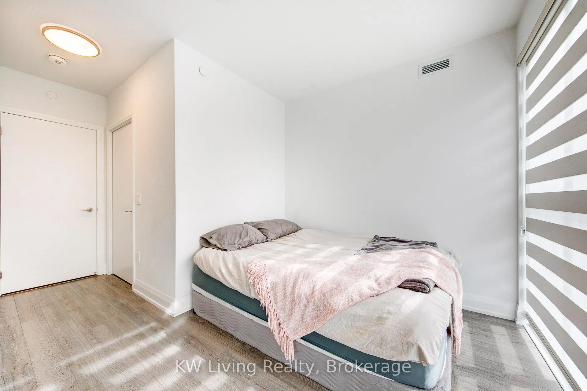 Photo 21 of Unit 804, 77 Mutual Street, Toronto, Church-Yonge Corridor — HOMEH
