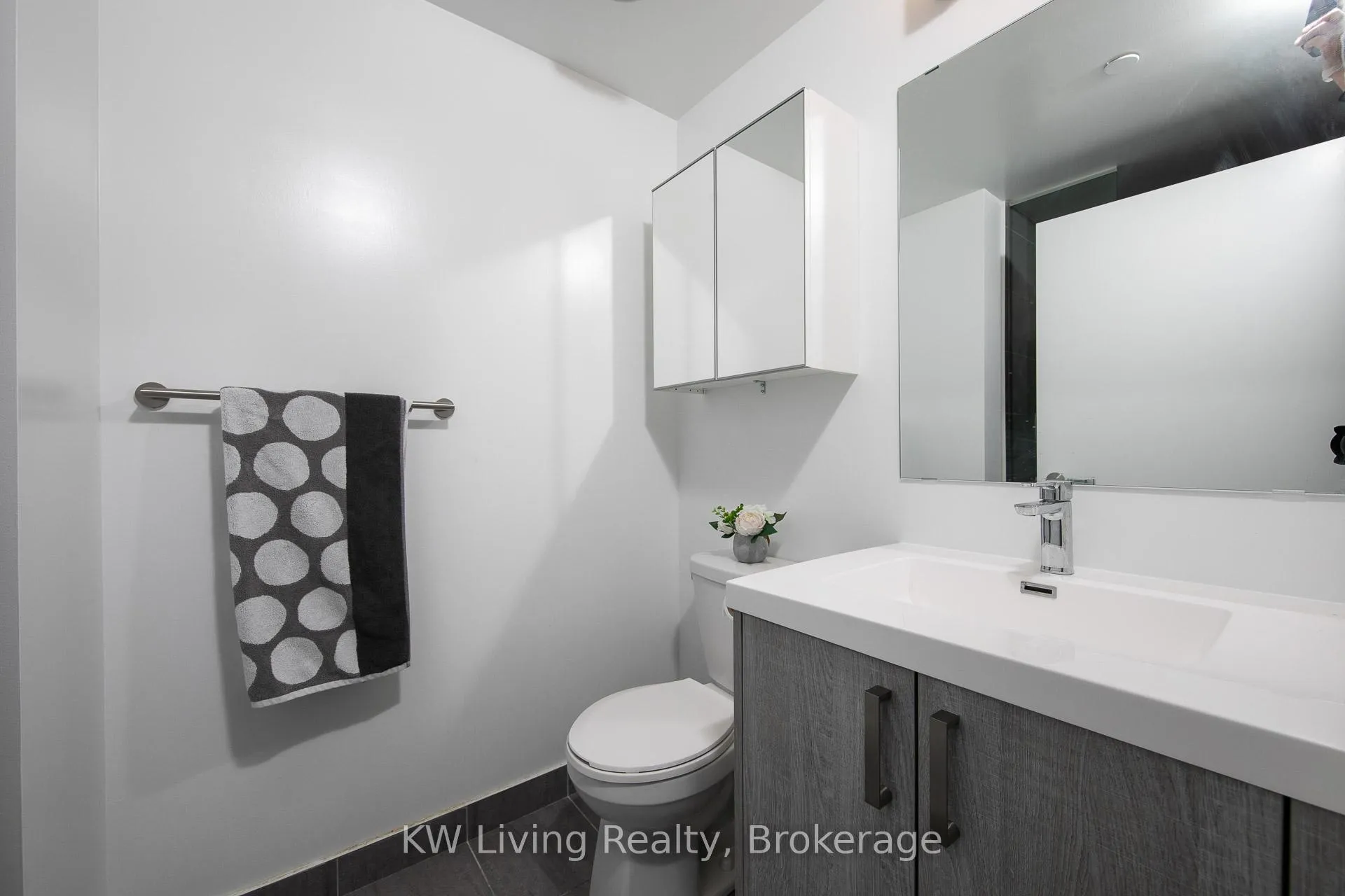 Photo 22 of Unit 804, 77 Mutual Street, Toronto, Church-Yonge Corridor — HOMEH