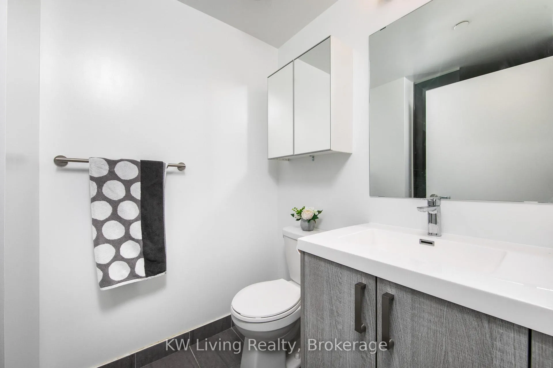 Photo 23 of Unit 804, 77 Mutual Street, Toronto, Church-Yonge Corridor — HOMEH