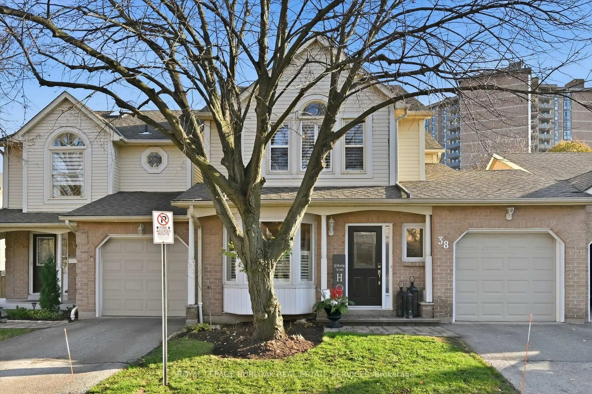 Photo 1 of Unit 38, 5255 Lakeshore Road, Burlington, Appleby — HOMEH
