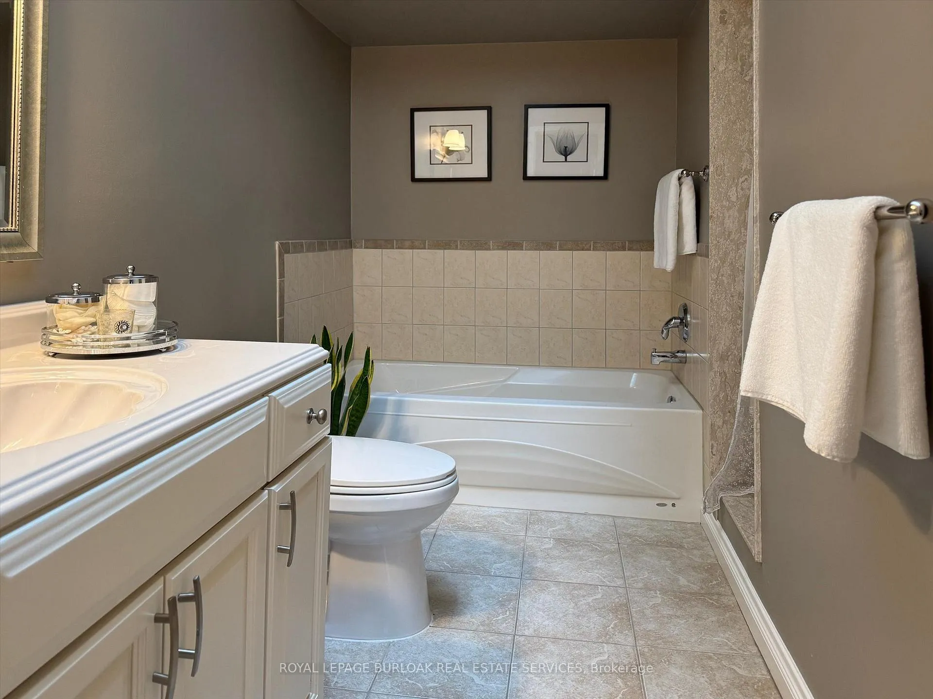 Photo 25 of Unit 38, 5255 Lakeshore Road, Burlington, Appleby — HOMEH
