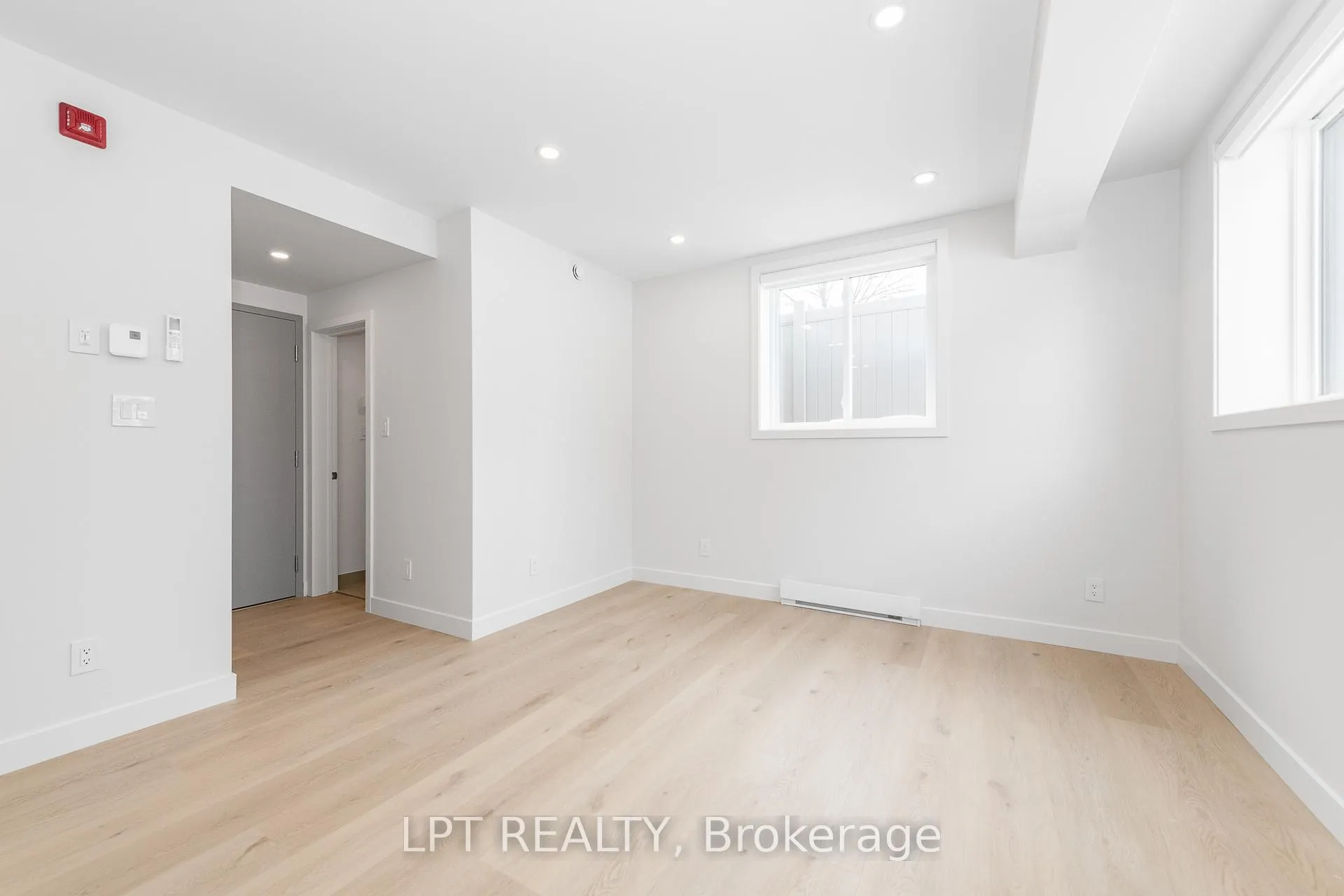 Photo 8 of Unit 7, 319 Shakespeare Street, Ottawa, Vanier — HOMEH