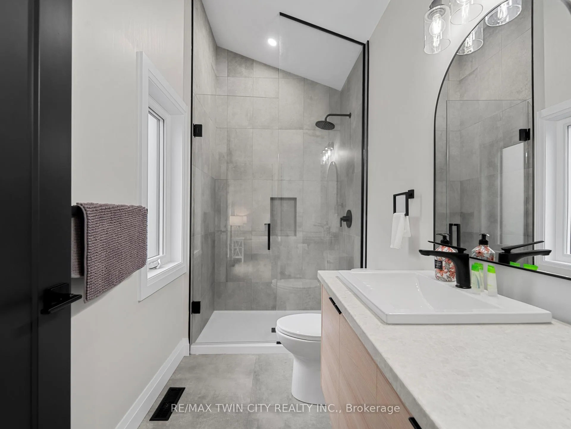 Photo 22 of 55 Centre Street, Lambton Shores, Grand Bend — HOMEH