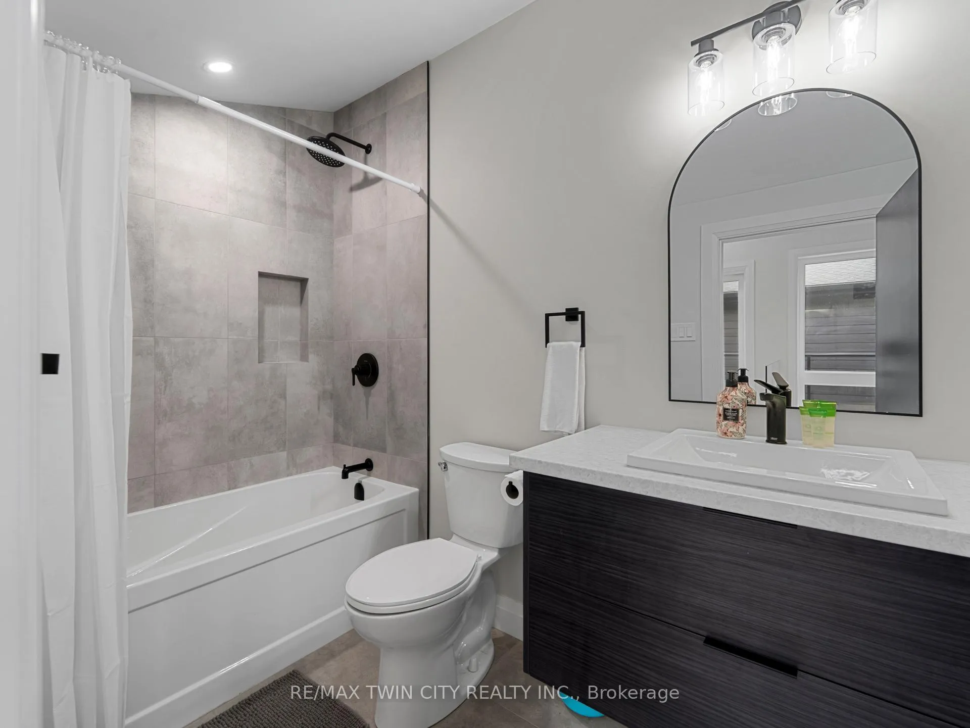 Photo 23 of 55 Centre Street, Lambton Shores, Grand Bend — HOMEH