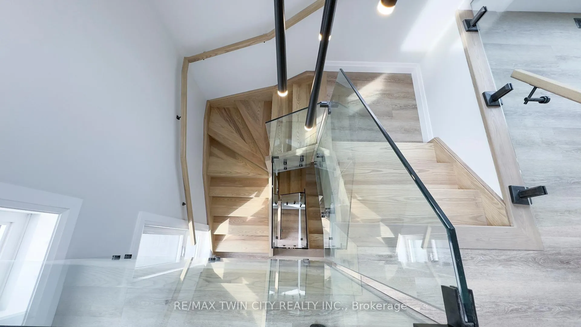 Photo 24 of 55 Centre Street, Lambton Shores, Grand Bend — HOMEH