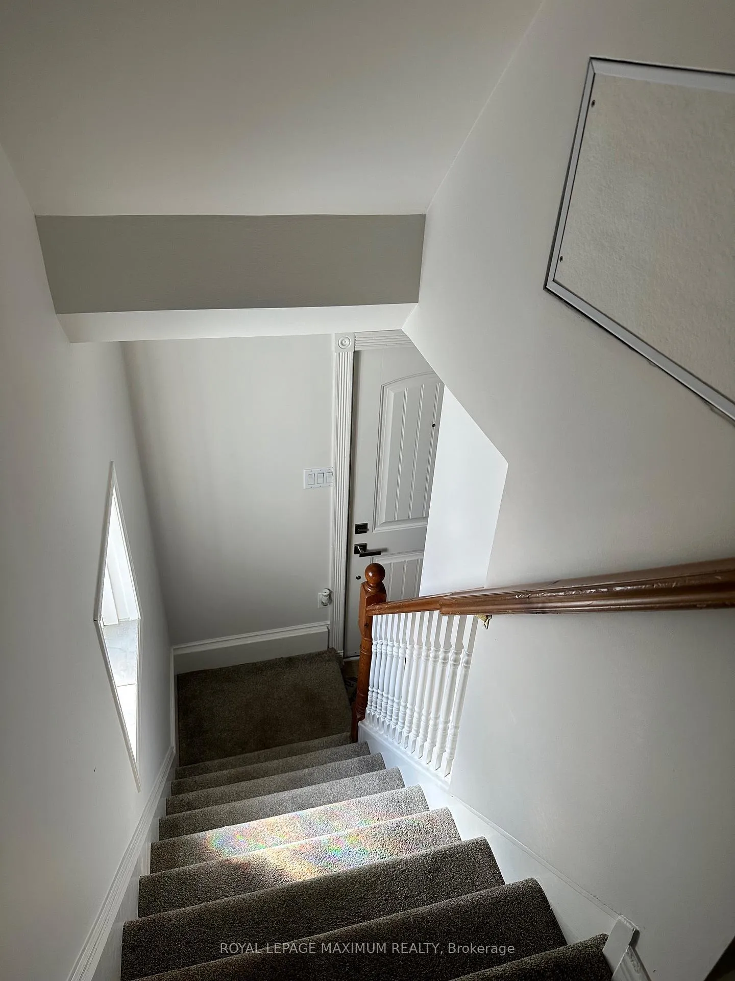 Photo 6 of Unit 1, 127 Innisfil Street, Barrie, Sanford — HOMEH