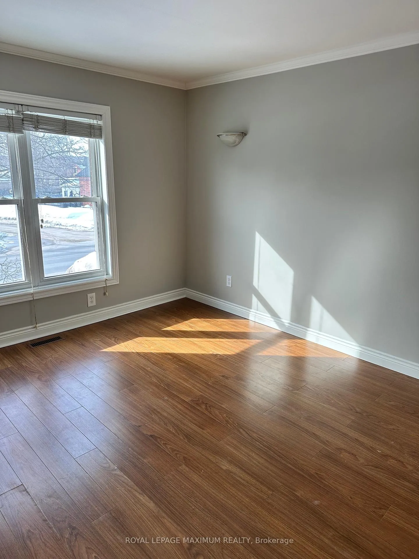 Photo 8 of Unit 1, 127 Innisfil Street, Barrie, Sanford — HOMEH