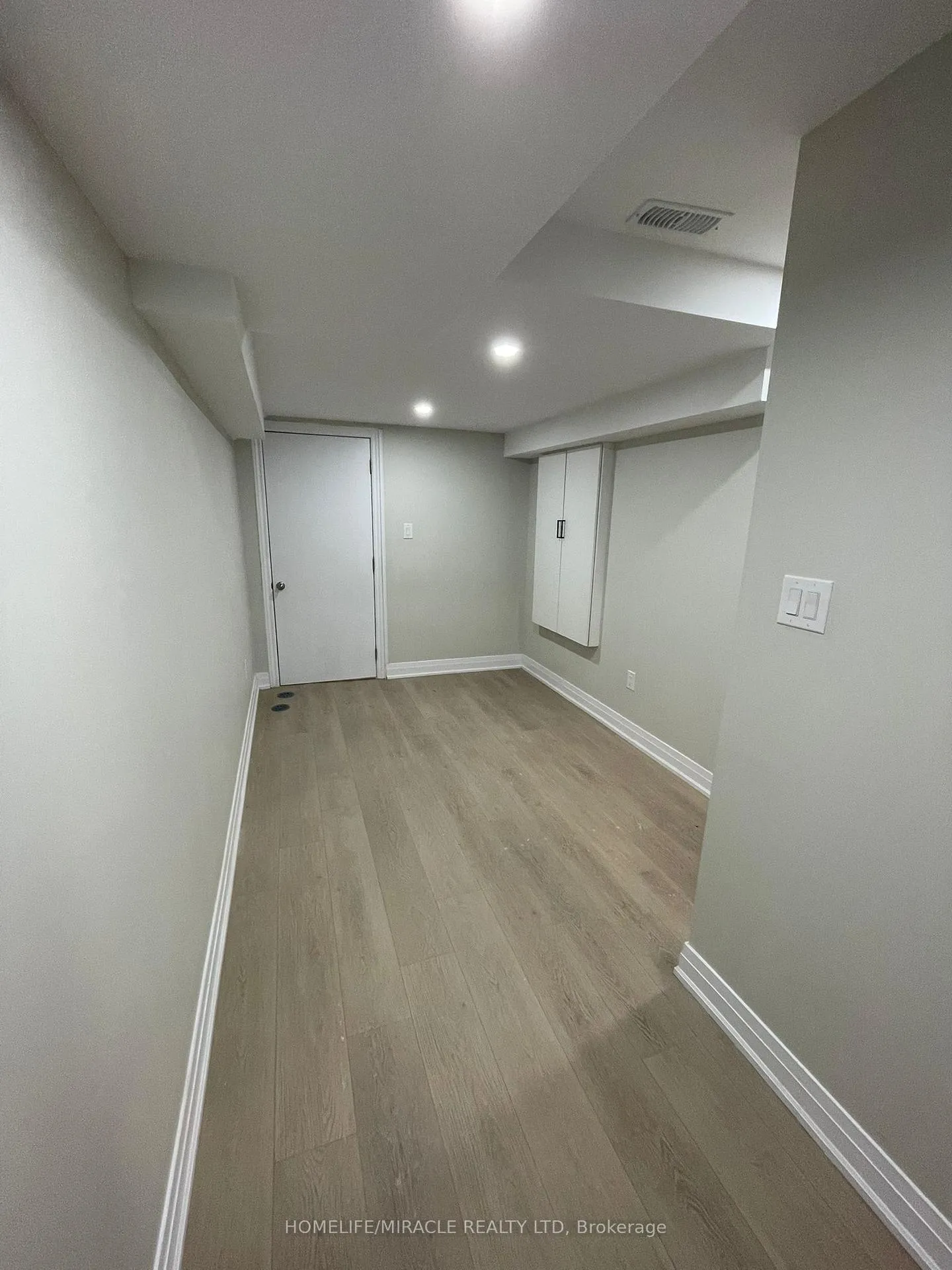 Photo 5 of 11 Truffle Court, Brampton, Northwest Brampton — HOMEH
