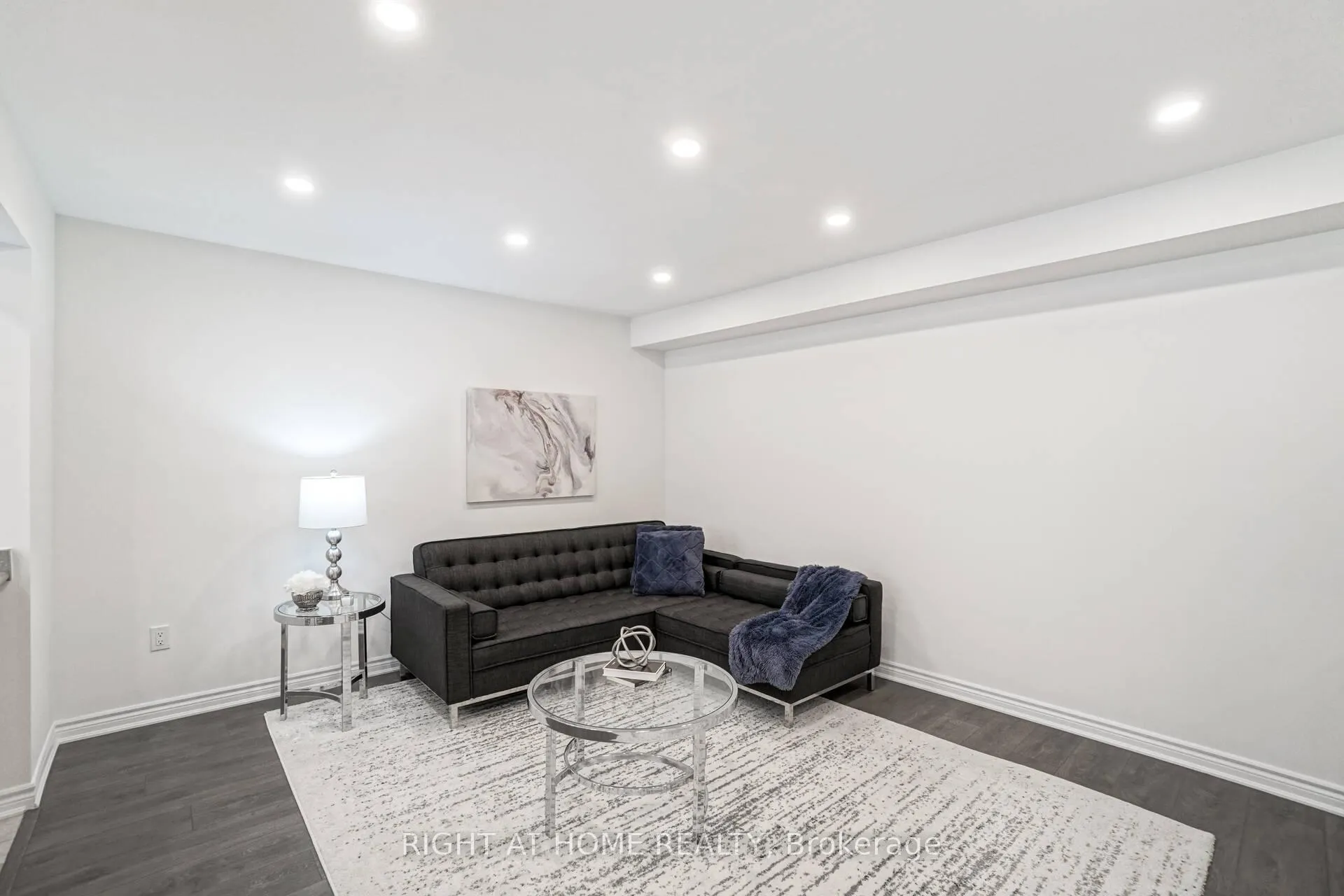 Photo 9 of 277 Casson Point, Milton, Ford — HOMEH