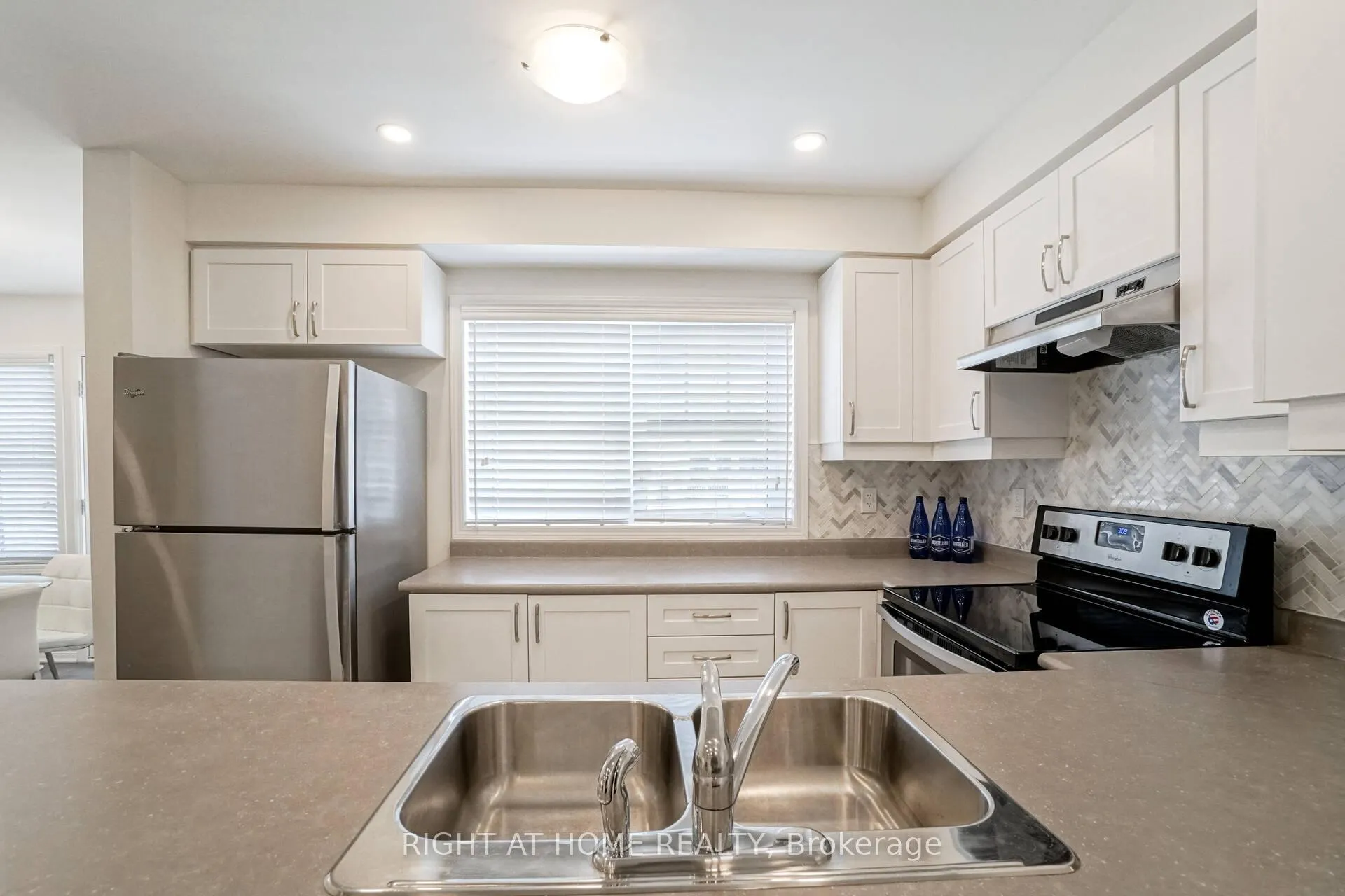Photo 13 of 277 Casson Point, Milton, Ford — HOMEH