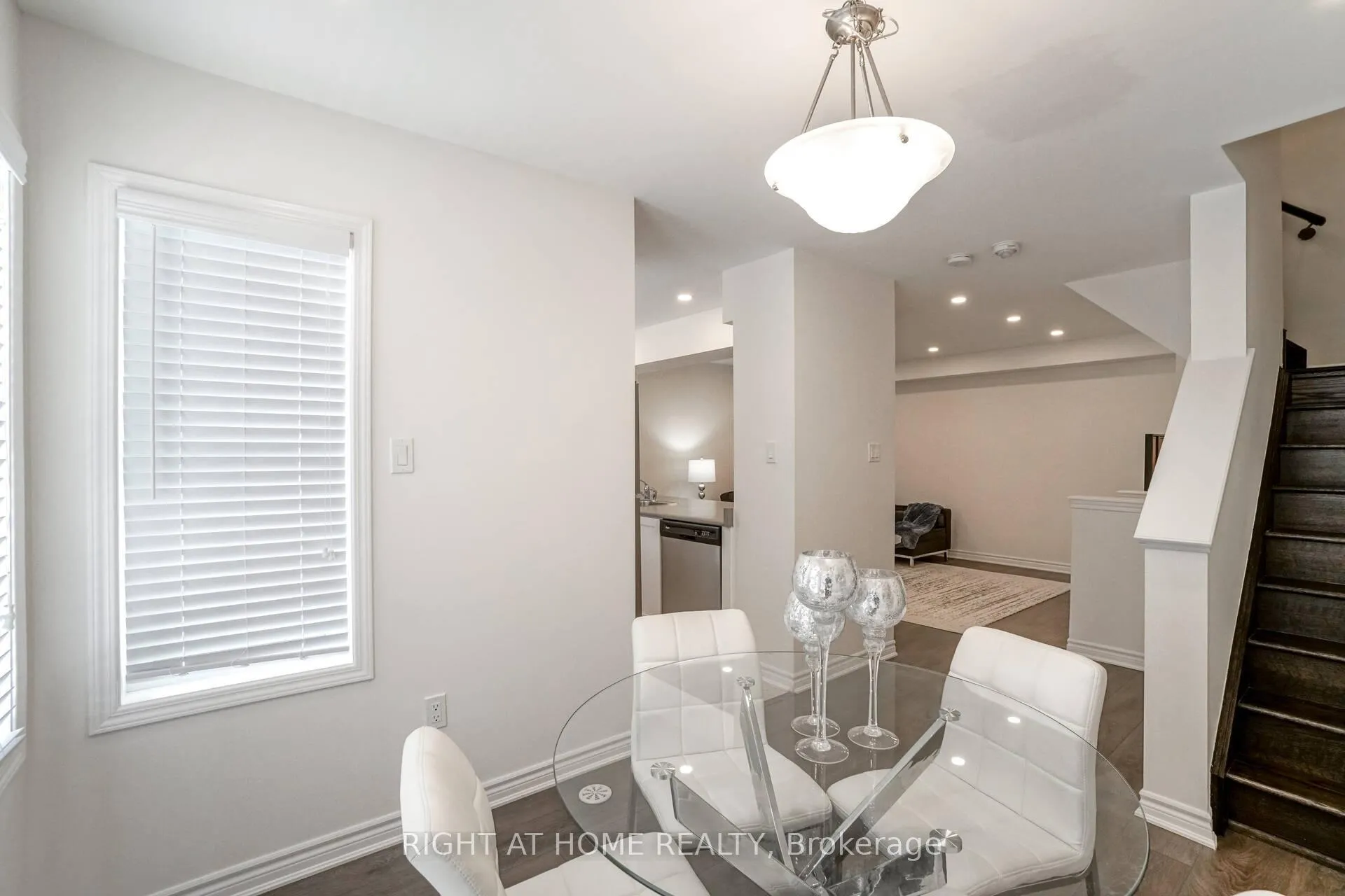 Photo 14 of 277 Casson Point, Milton, Ford — HOMEH