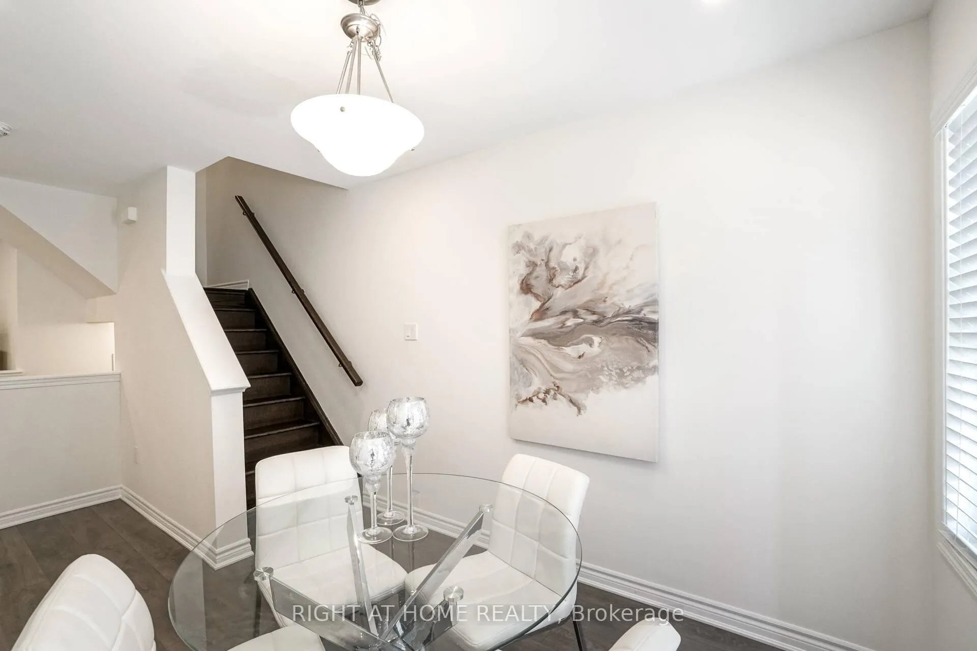 Photo 16 of 277 Casson Point, Milton, Ford — HOMEH