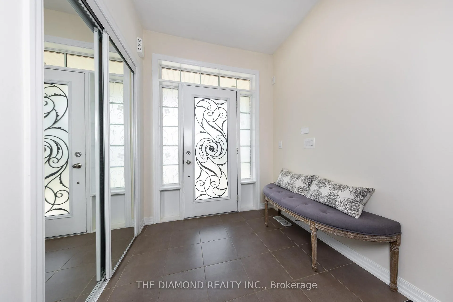 Photo 4 of 21 Aird Court, Milton, Scott — HOMEH
