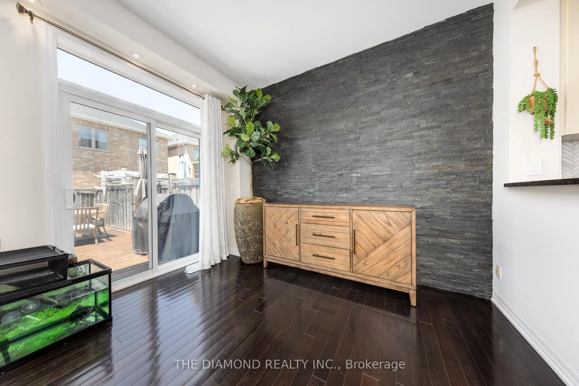 Photo 17 of 21 Aird Court, Milton, Scott — HOMEH
