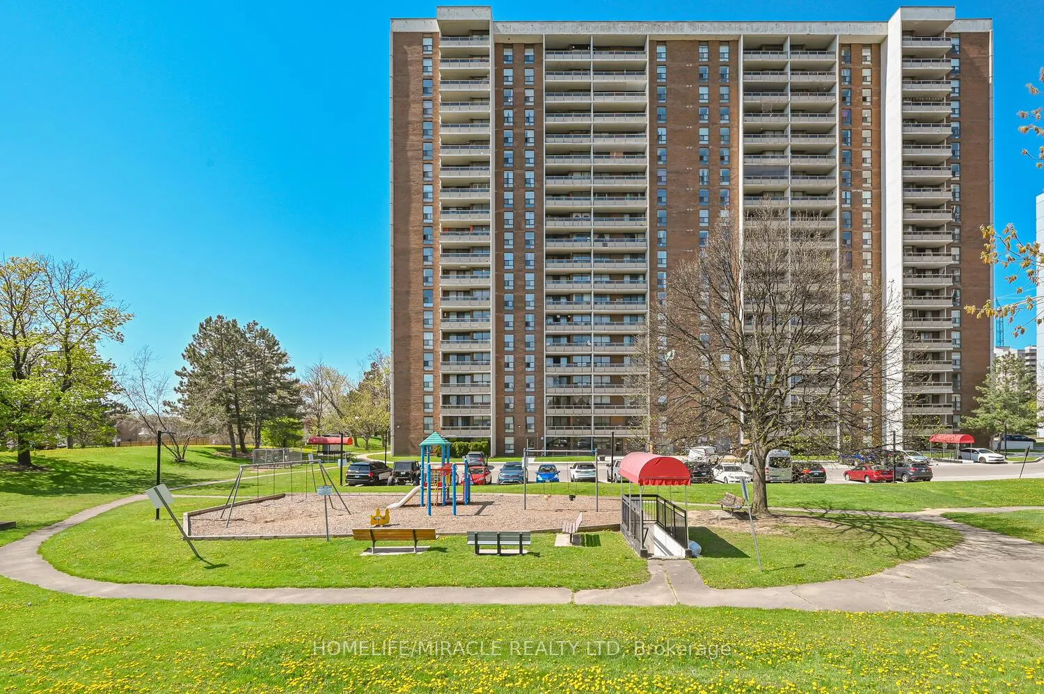 Photo 1 of Unit 1802, 4 Kings Cross Road, Brampton, Queen Street Corridor — HOMEH