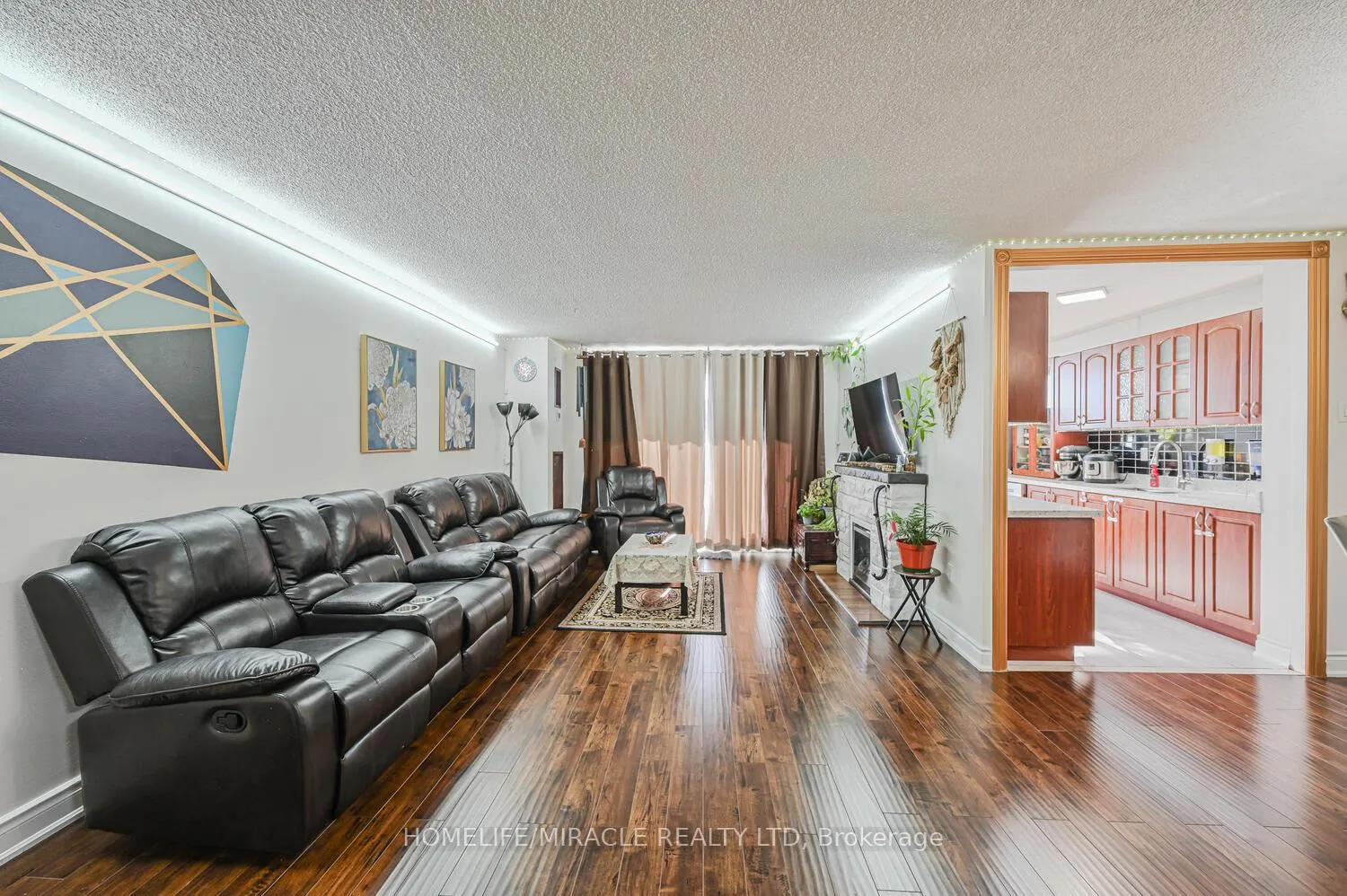 Photo 11 of Unit 1802, 4 Kings Cross Road, Brampton, Queen Street Corridor — HOMEH