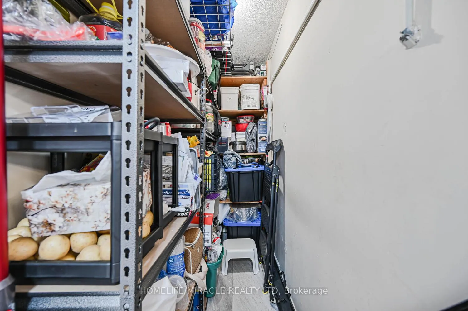 Photo 41 of Unit 1802, 4 Kings Cross Road, Brampton, Queen Street Corridor — HOMEH