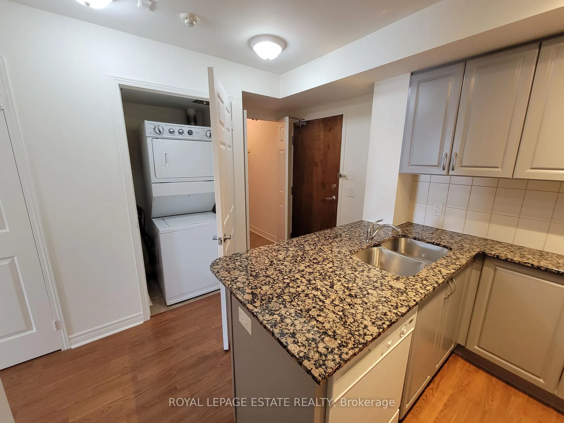 Photo 3 of Unit 415, 60 Fairfax Crescent, Scarborough, Clairlea-Birchmount — HOMEH