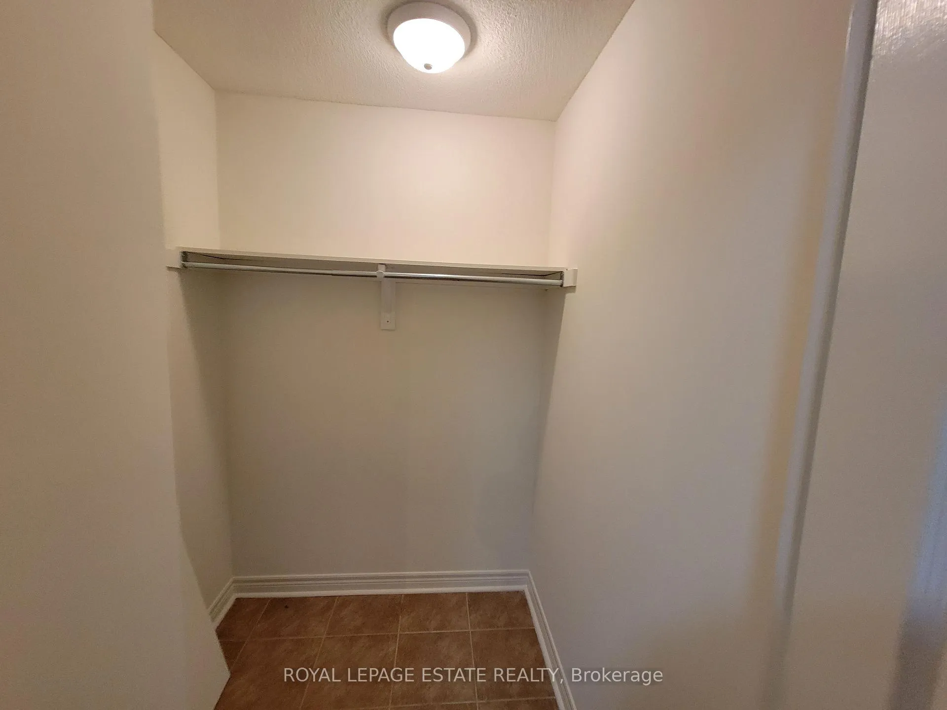 Photo 5 of Unit 415, 60 Fairfax Crescent, Scarborough, Clairlea-Birchmount — HOMEH