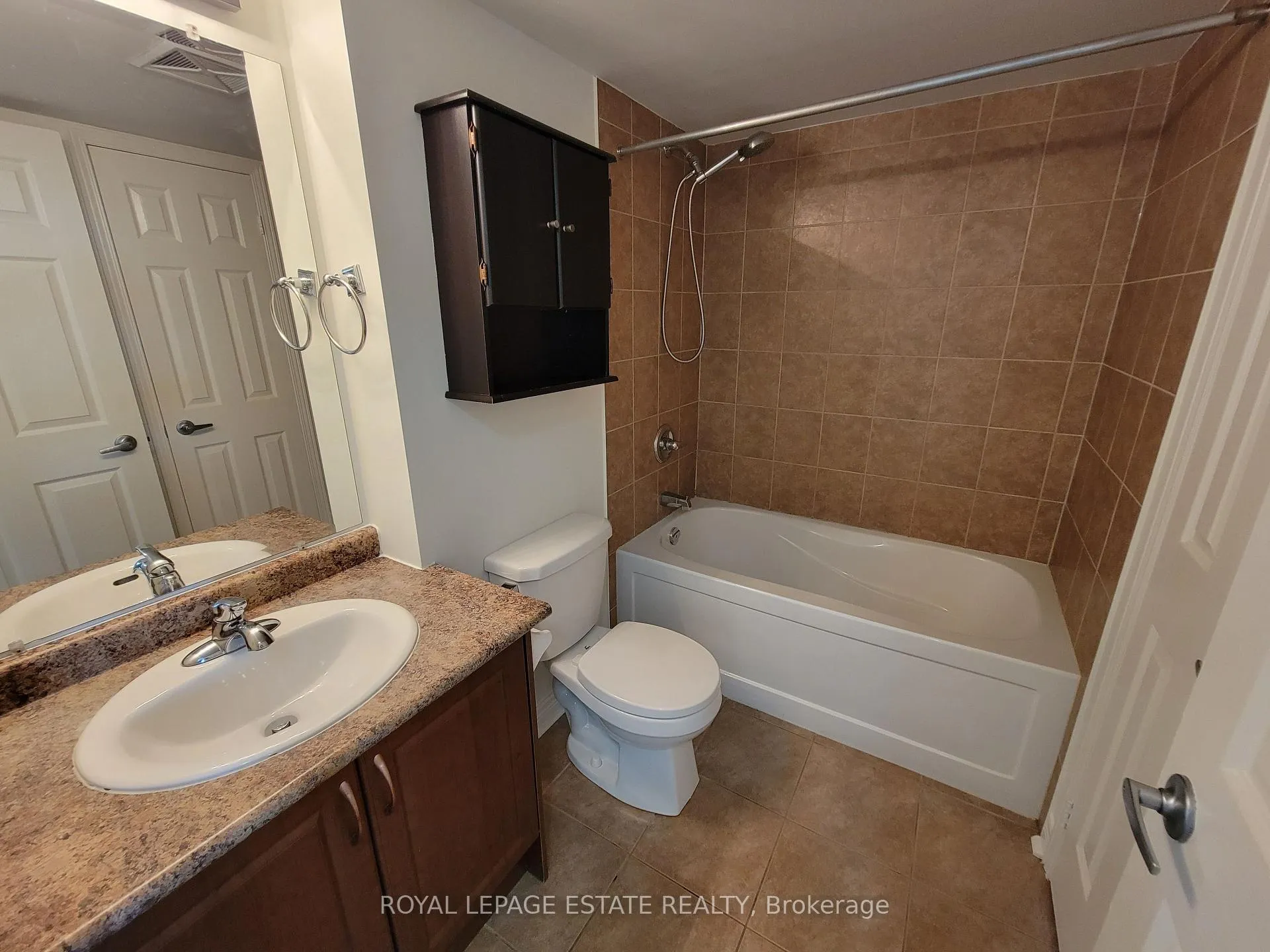 Photo 8 of Unit 415, 60 Fairfax Crescent, Scarborough, Clairlea-Birchmount — HOMEH
