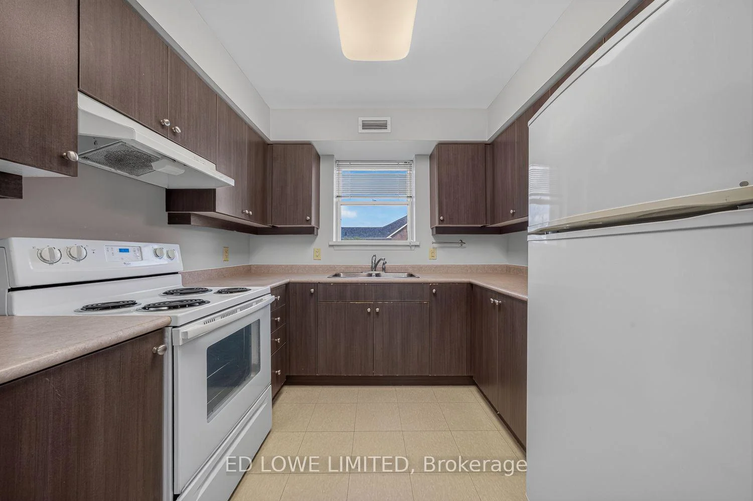 Photo 12 of Unit E-202, 59 Arch Brown Court, Barrie, East Bayfield — HOMEH