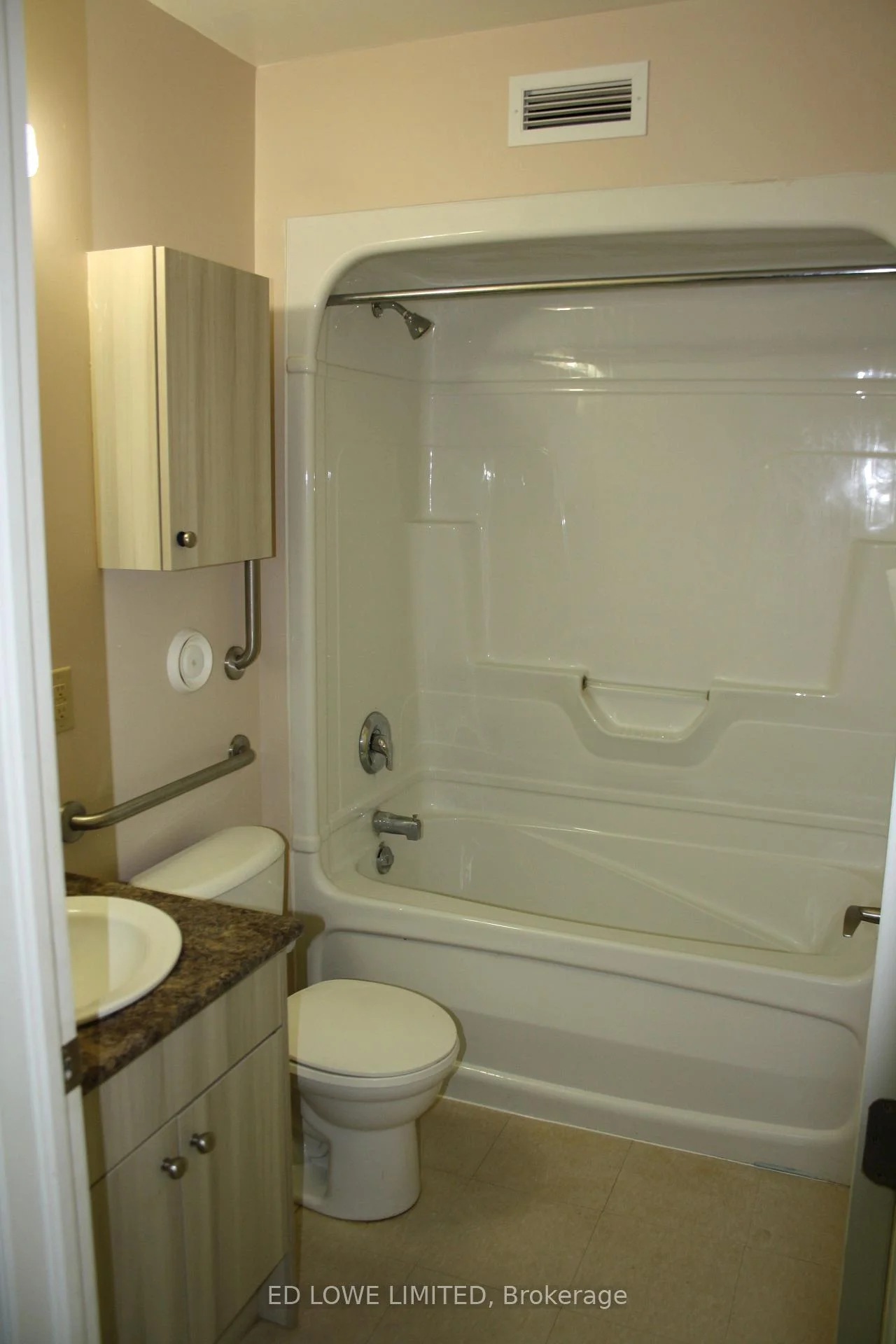Photo 31 of Unit E-202, 59 Arch Brown Court, Barrie, East Bayfield — HOMEH