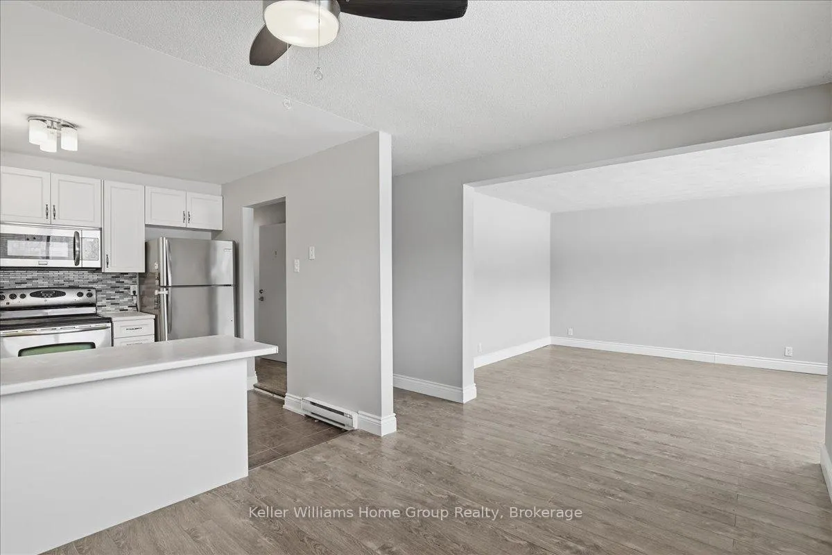 Photo 8 of 118 Chandler Drive, Kitchener — HOMEH