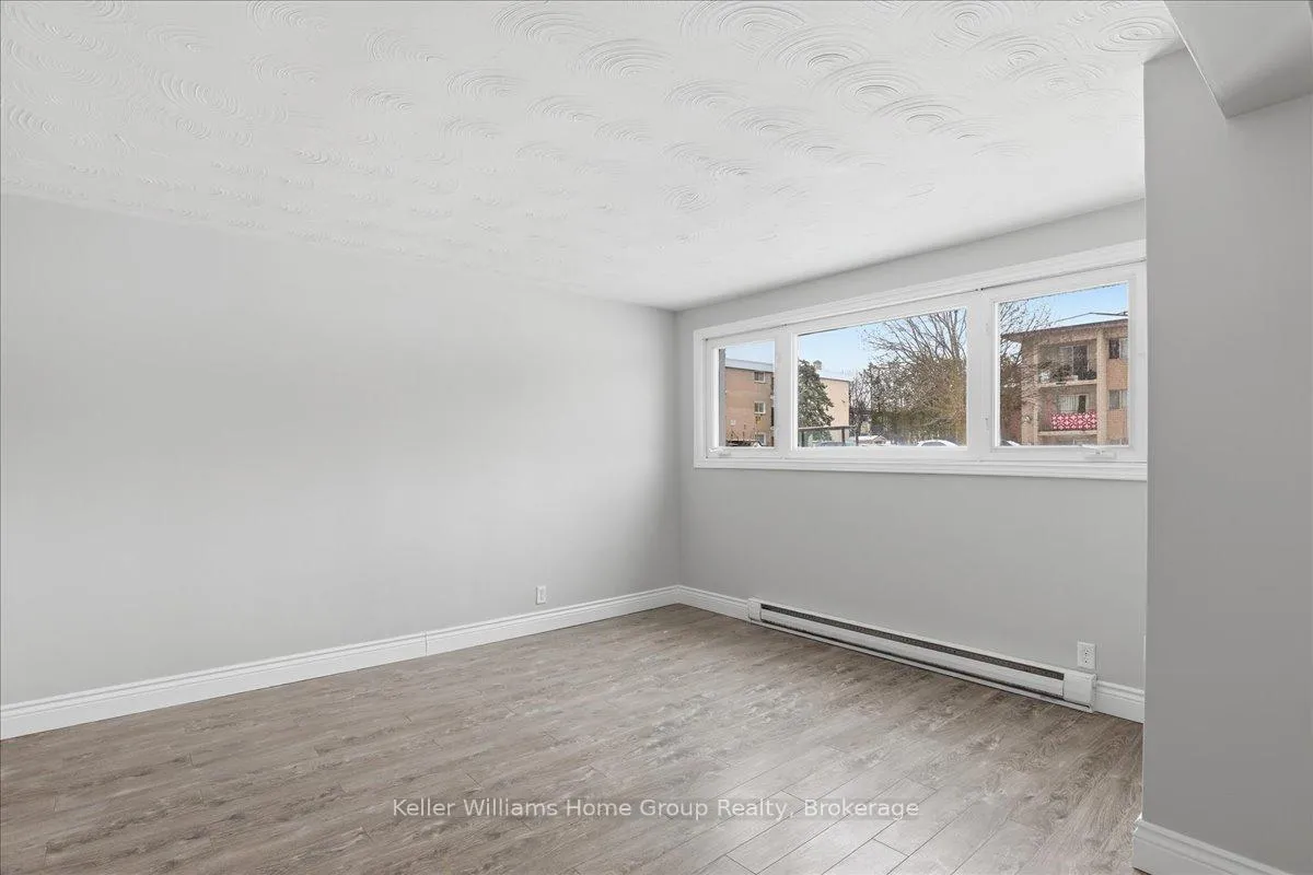 Photo 9 of 118 Chandler Drive, Kitchener — HOMEH