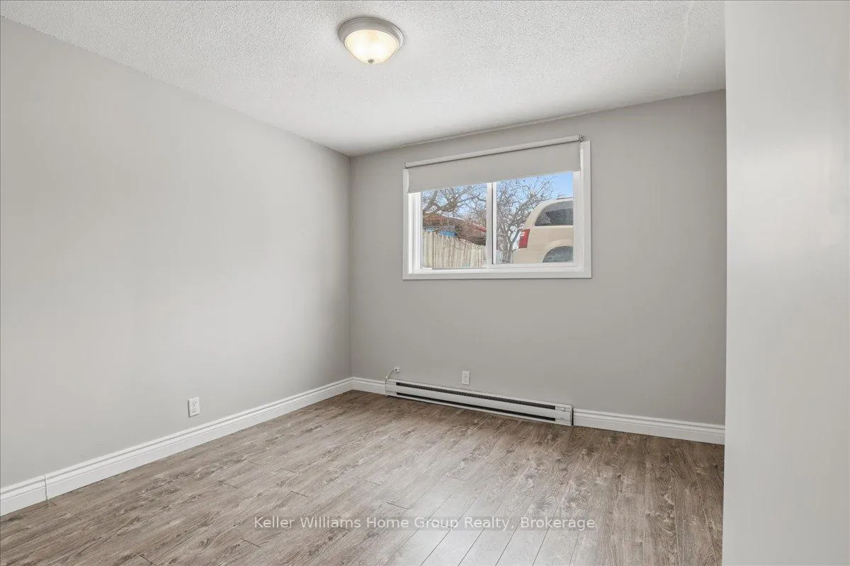 Photo 11 of 118 Chandler Drive, Kitchener — HOMEH