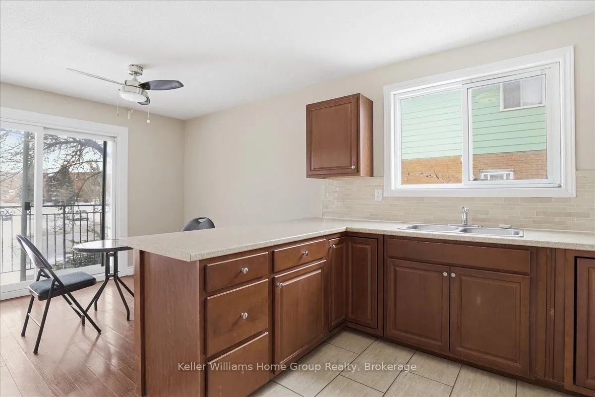 Photo 14 of 118 Chandler Drive, Kitchener — HOMEH