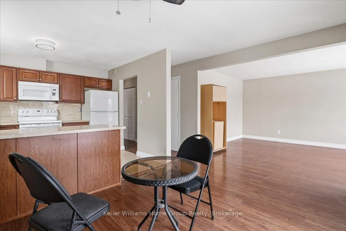 Photo 16 of 118 Chandler Drive, Kitchener — HOMEH