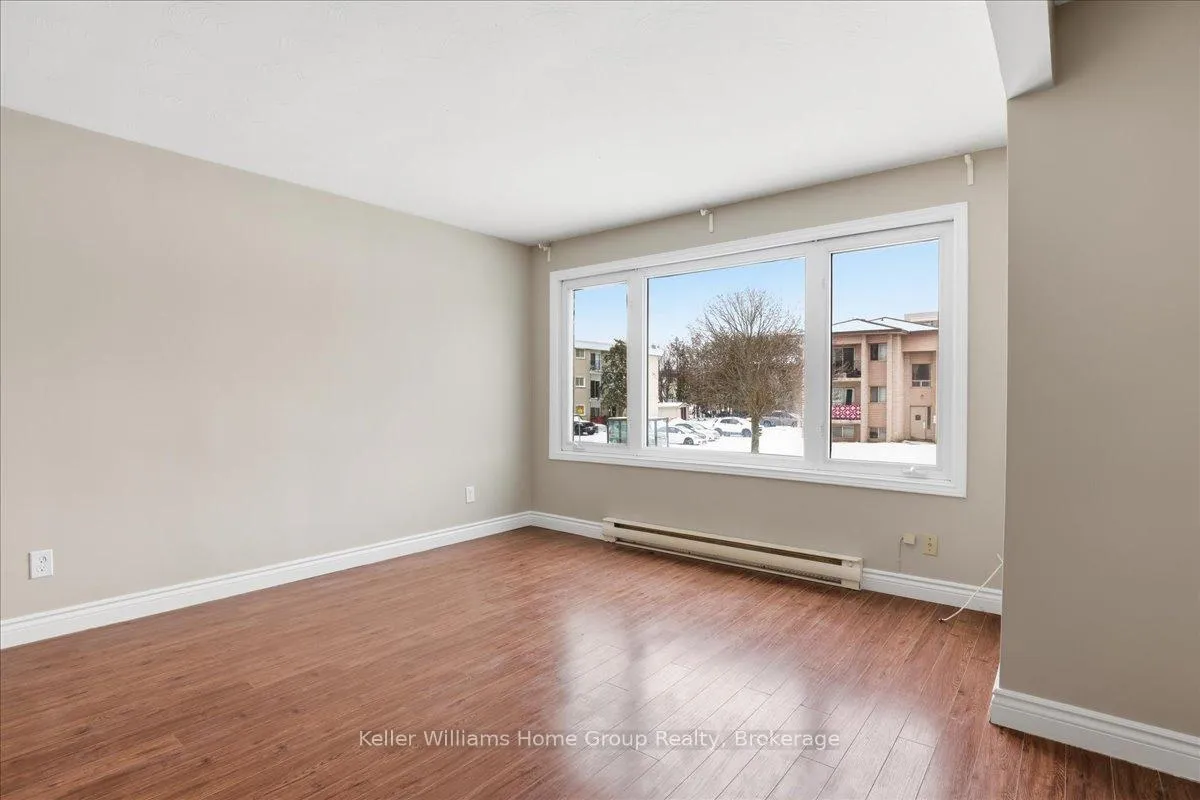 Photo 17 of 118 Chandler Drive, Kitchener — HOMEH
