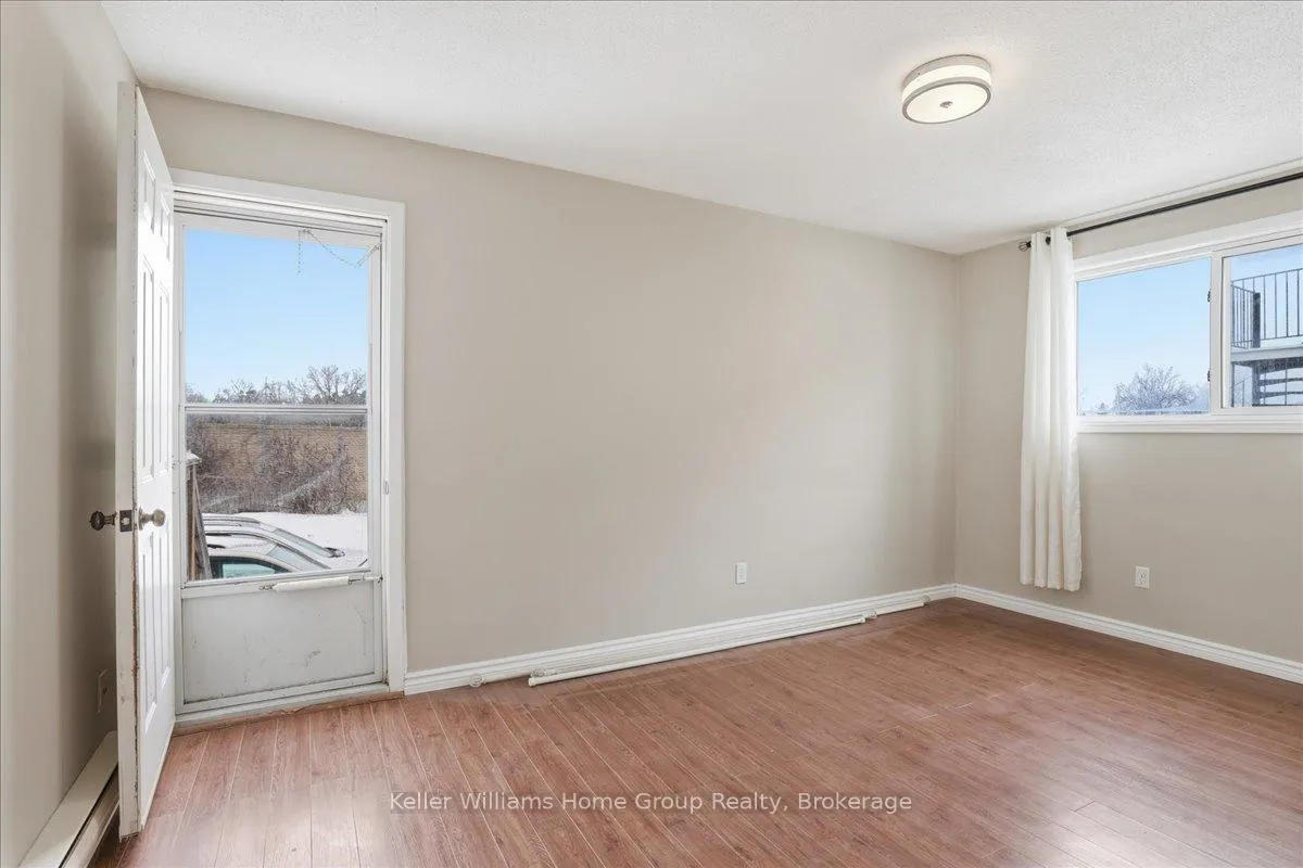 Photo 21 of 118 Chandler Drive, Kitchener — HOMEH