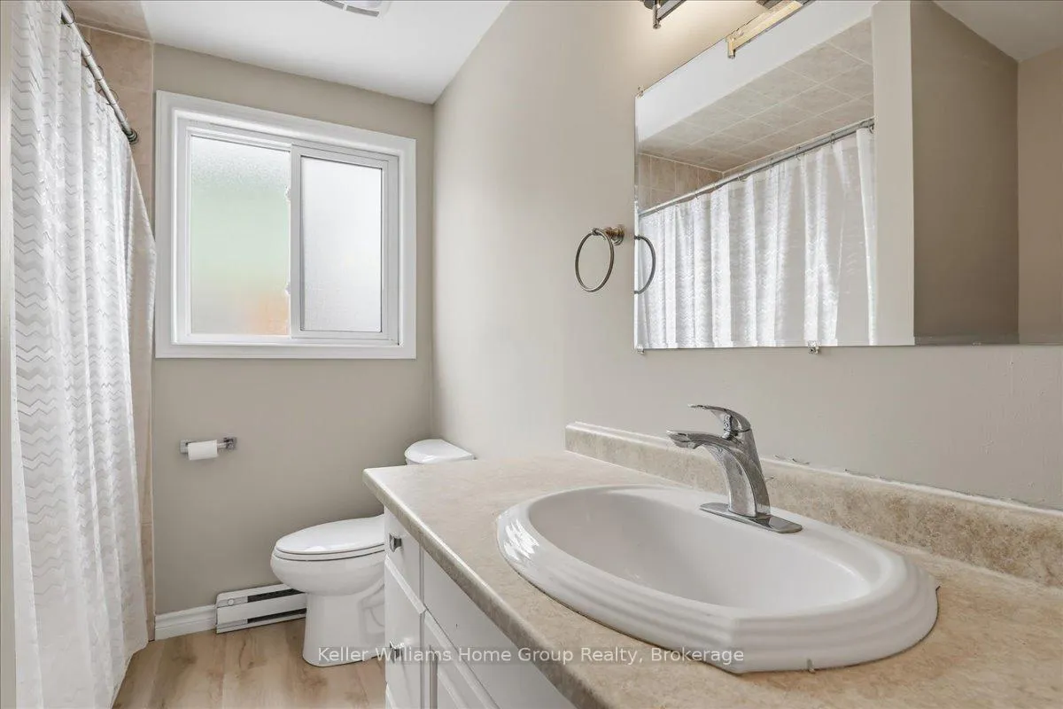 Photo 23 of 118 Chandler Drive, Kitchener — HOMEH
