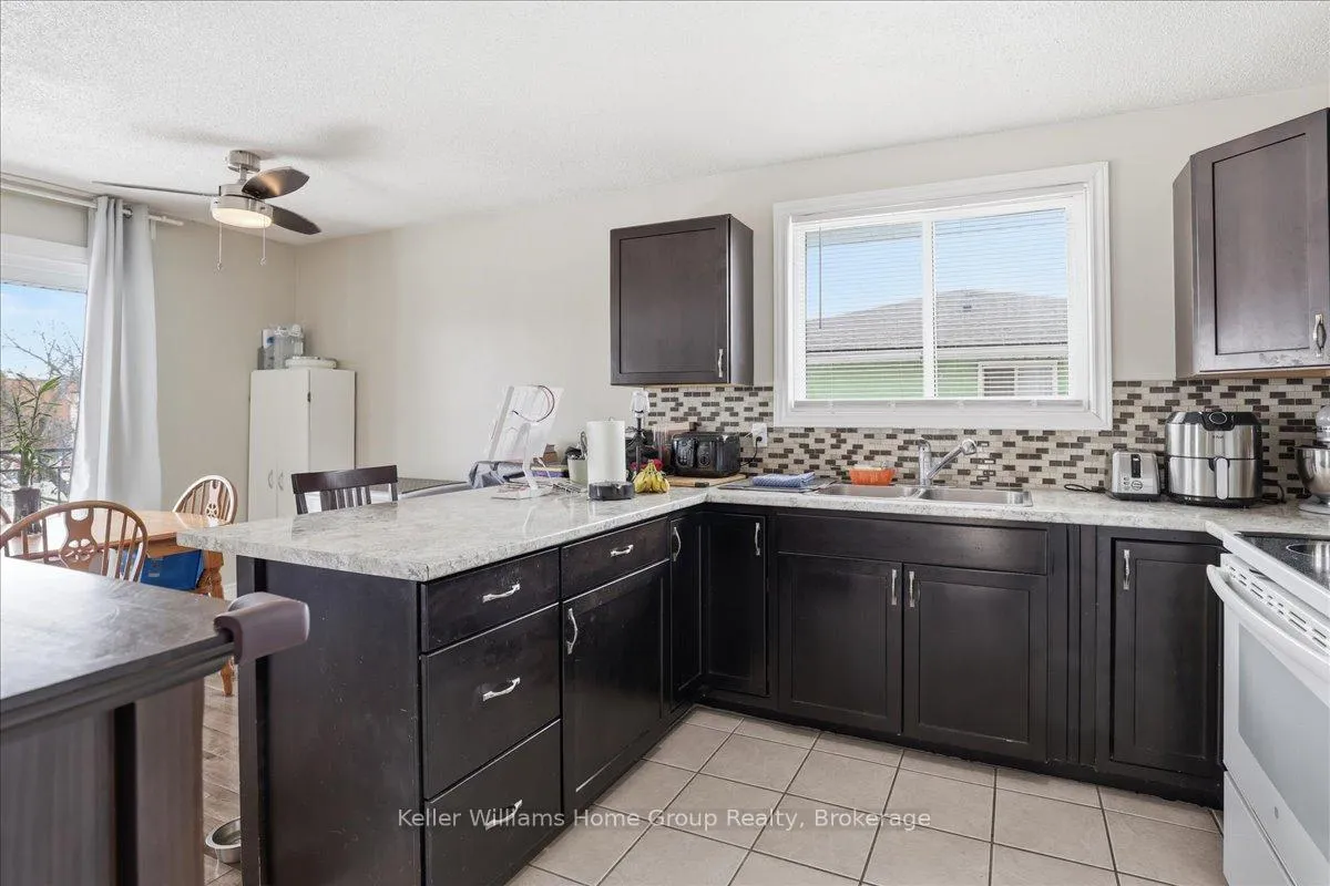 Photo 25 of 118 Chandler Drive, Kitchener — HOMEH