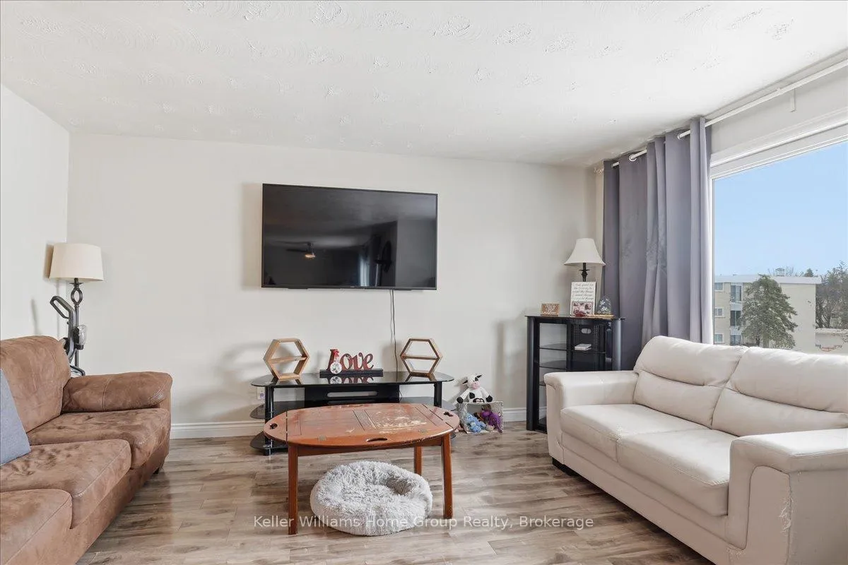 Photo 28 of 118 Chandler Drive, Kitchener — HOMEH