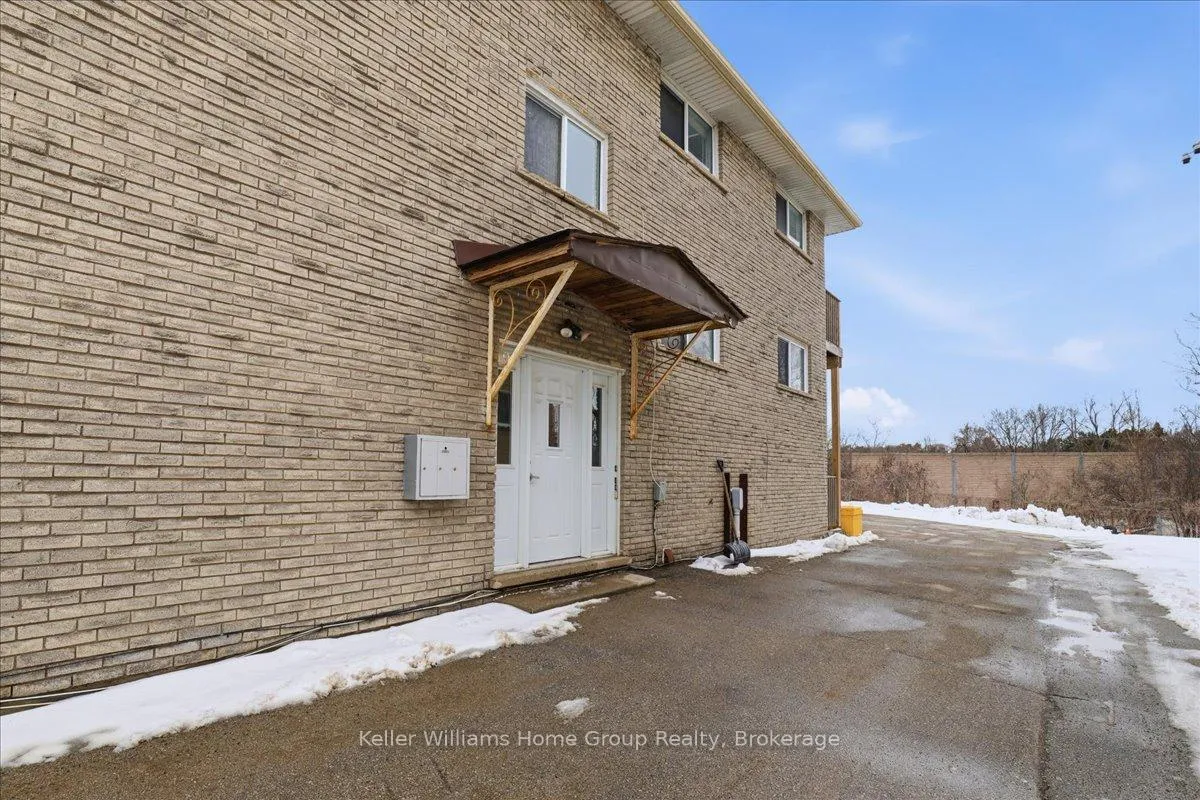 Photo 35 of 118 Chandler Drive, Kitchener — HOMEH