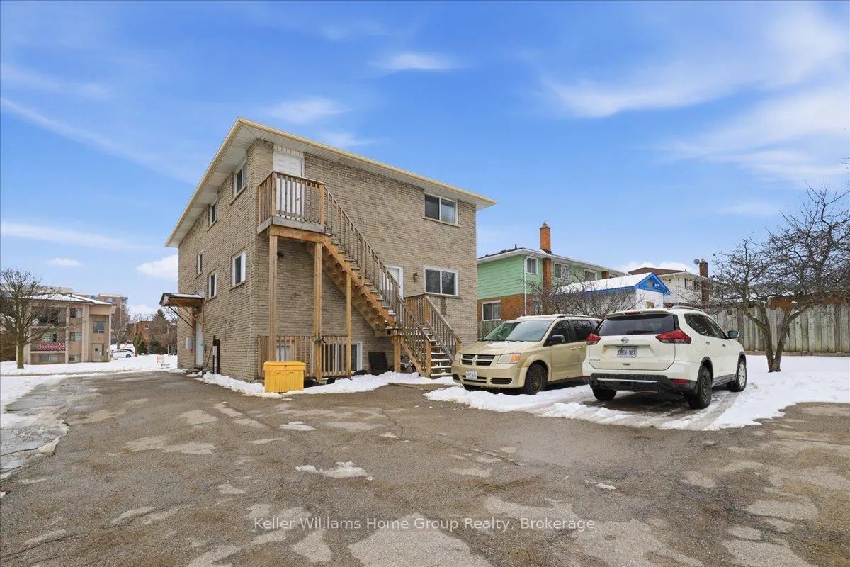 Photo 36 of 118 Chandler Drive, Kitchener — HOMEH